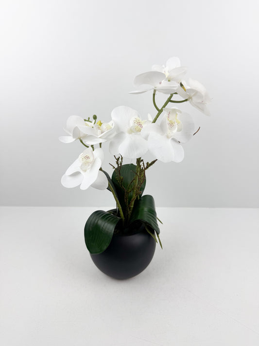 Fleurs artificielles blanches de luxe, conçues pour les amateurs de décoration raffinée