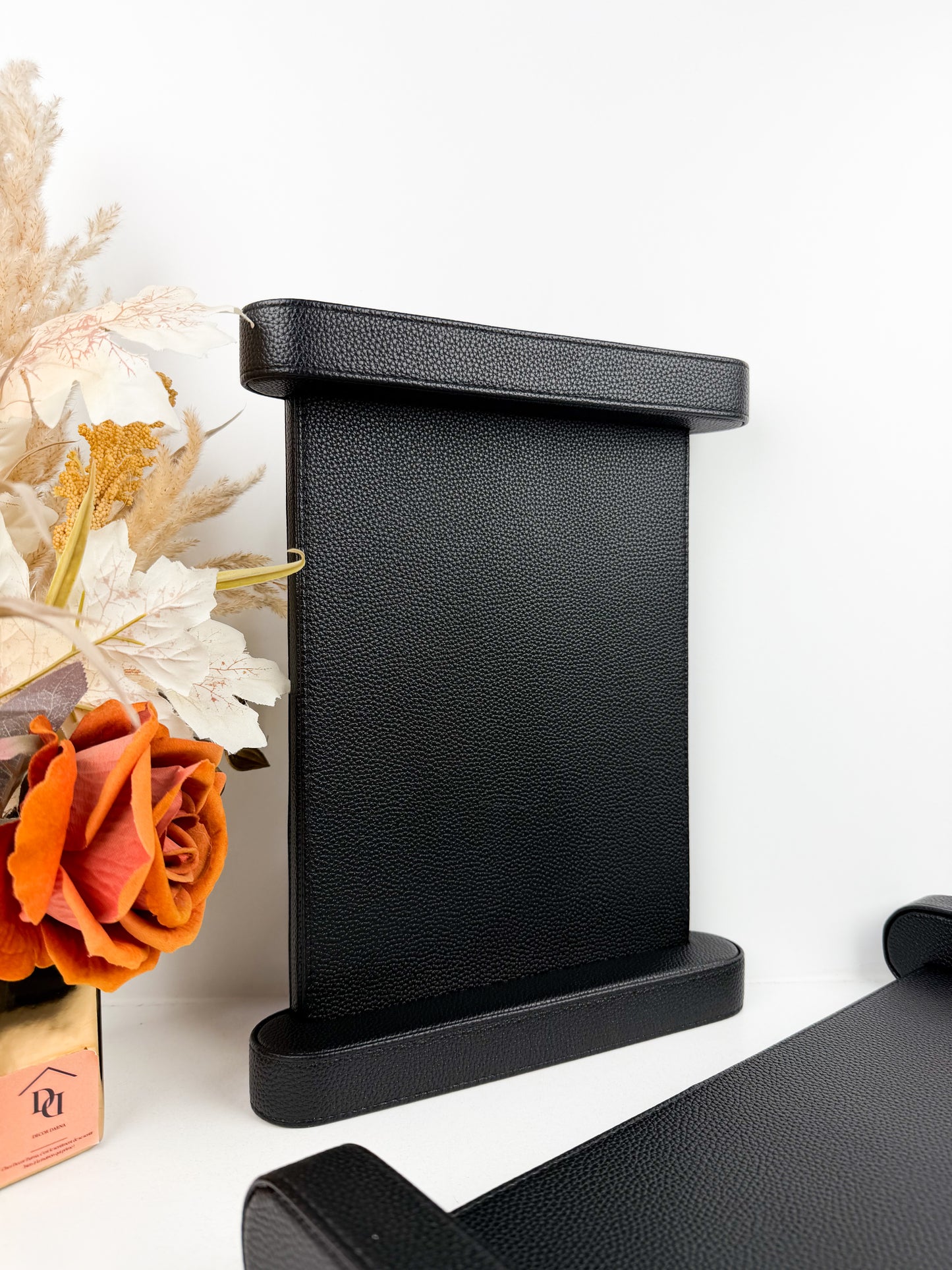 Deux plateaux en cuir noir luxe