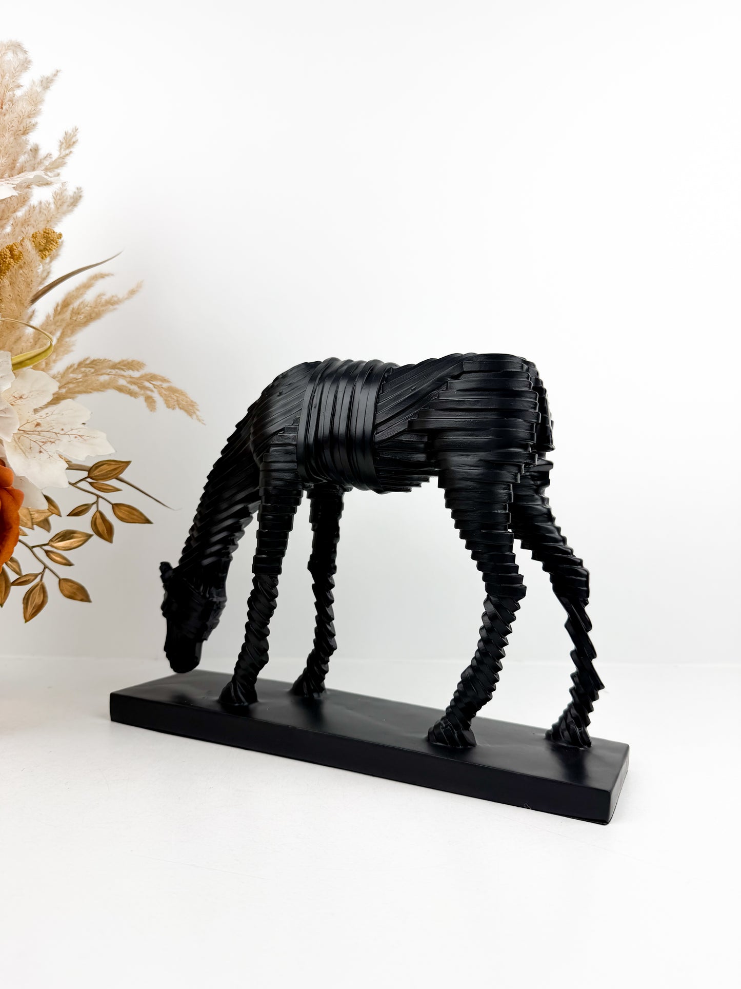 Sculpture cheval  élégante en noir