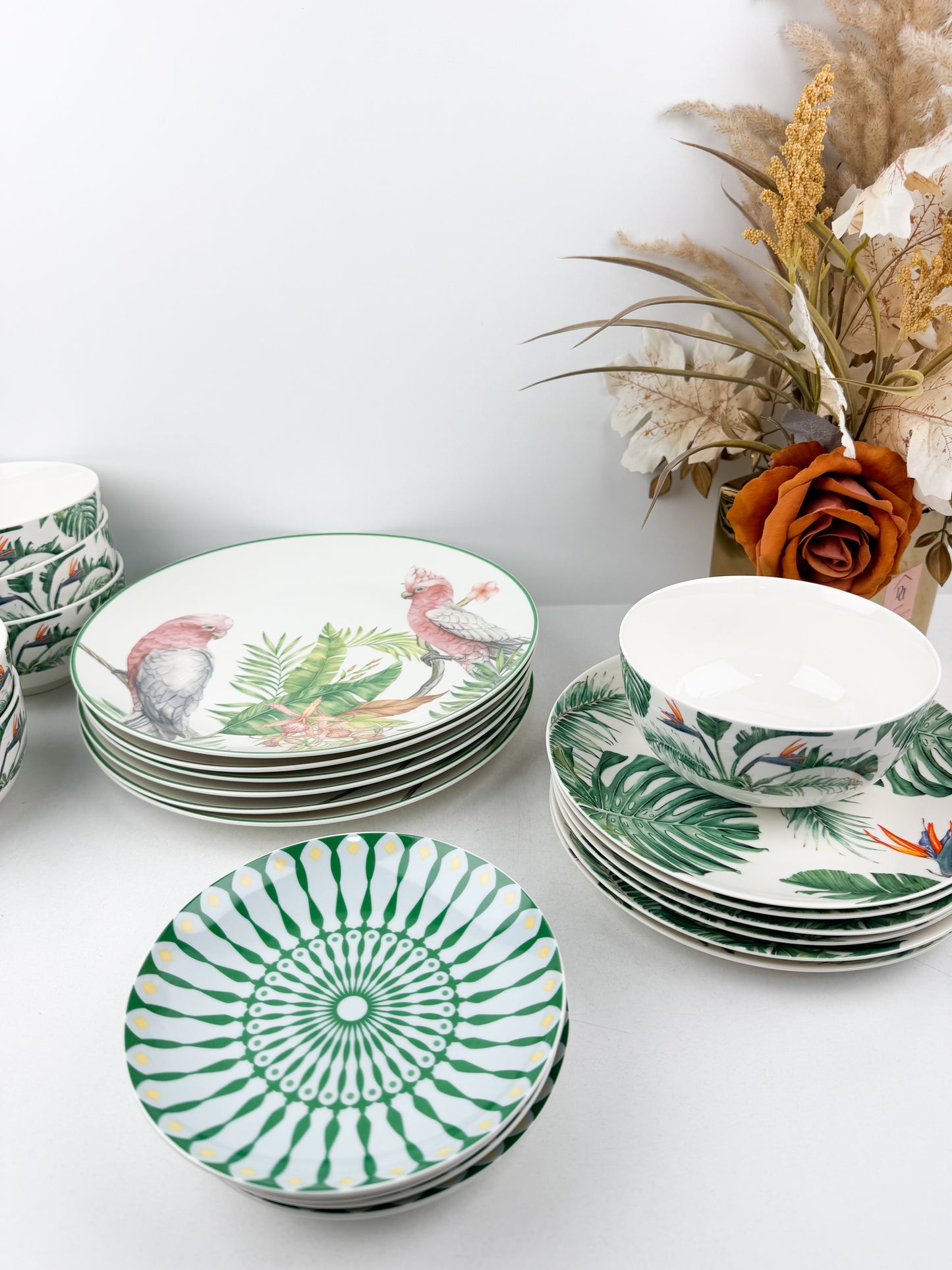 Service de table 24 pièces en porcelaine fine, alliant luxe et élégance de motif jungle