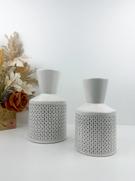 Duo de Vases Artisanaux en Céramique blanches.
