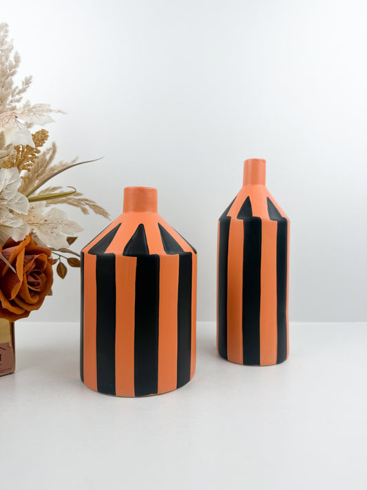 Duo de vases en céramique au design affirmé
