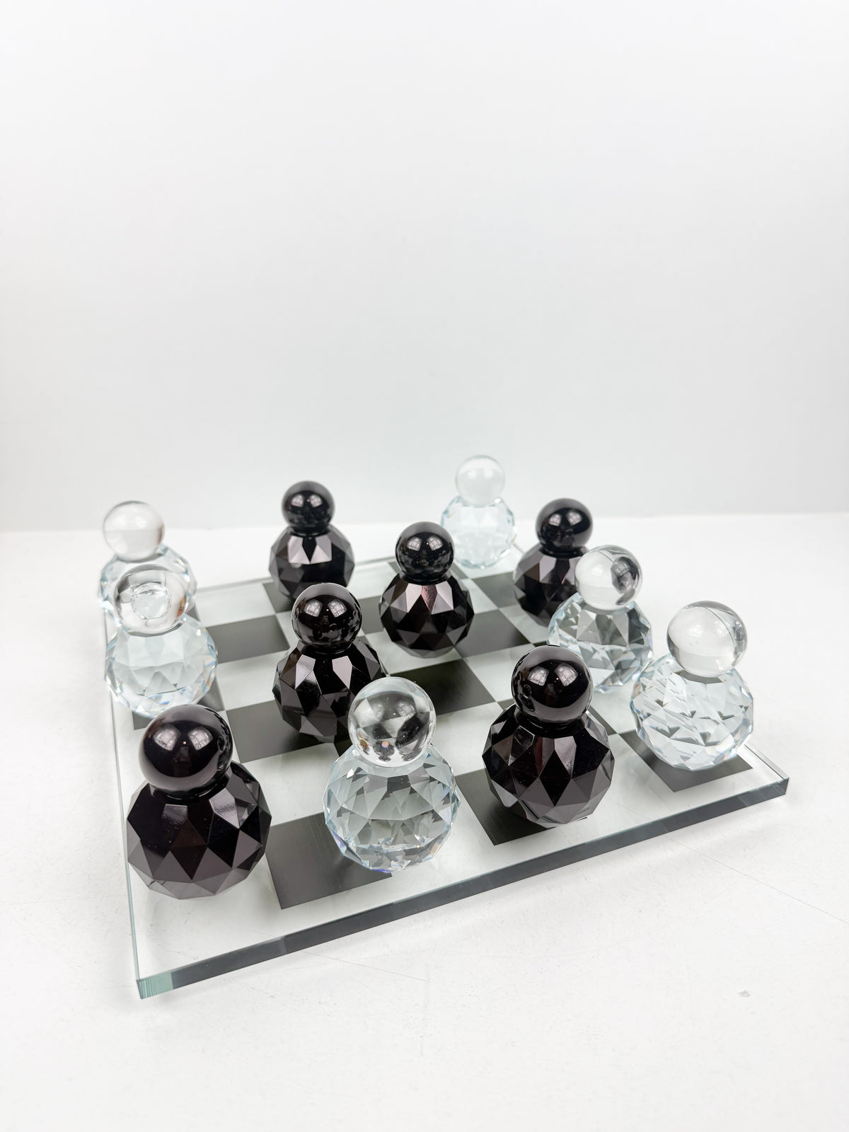 Jeu d'echecs design en cristal avec plateau transparent haut de qualité.