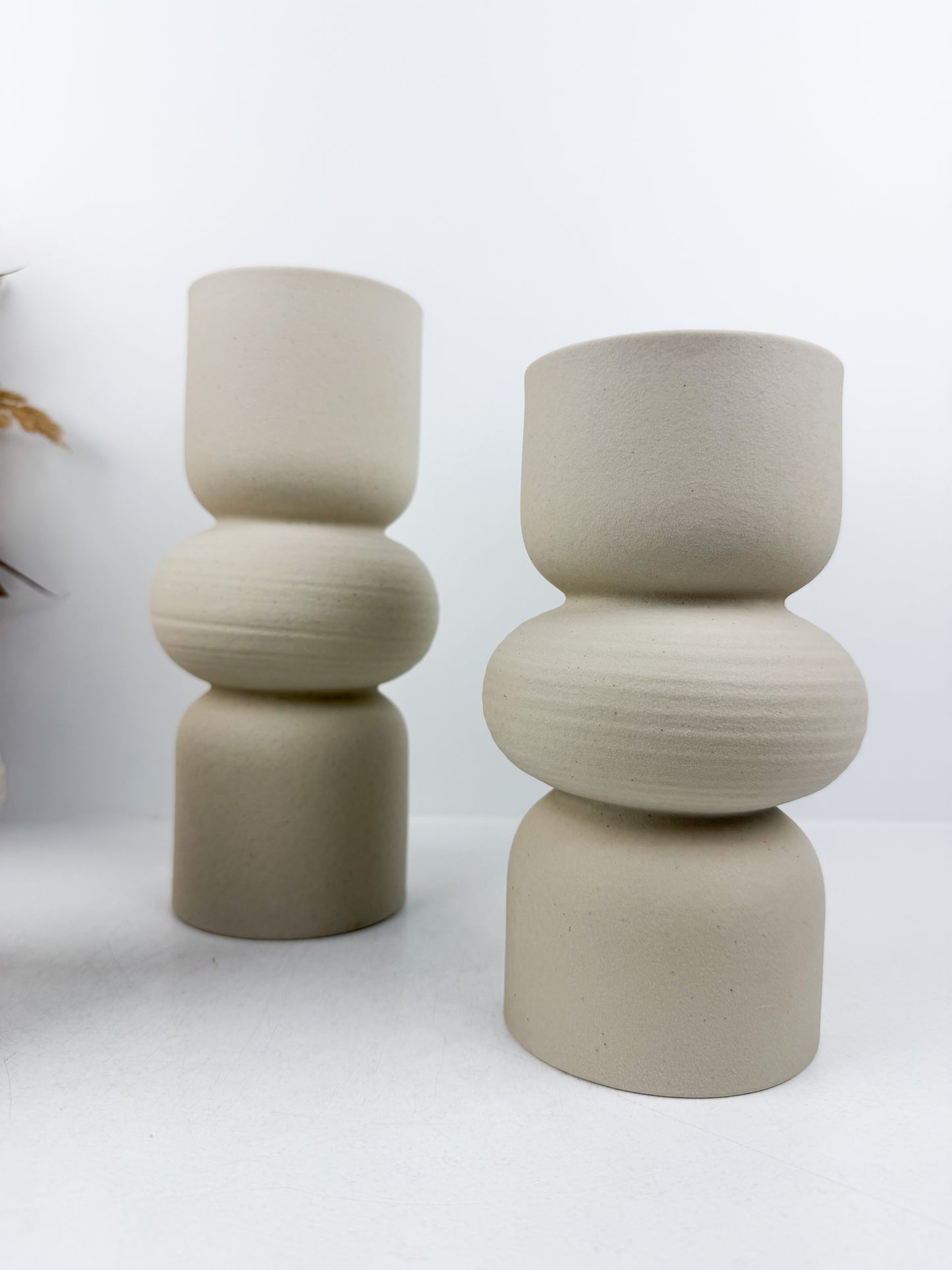 Trio de vases en céramique aux finitions blanc mat
