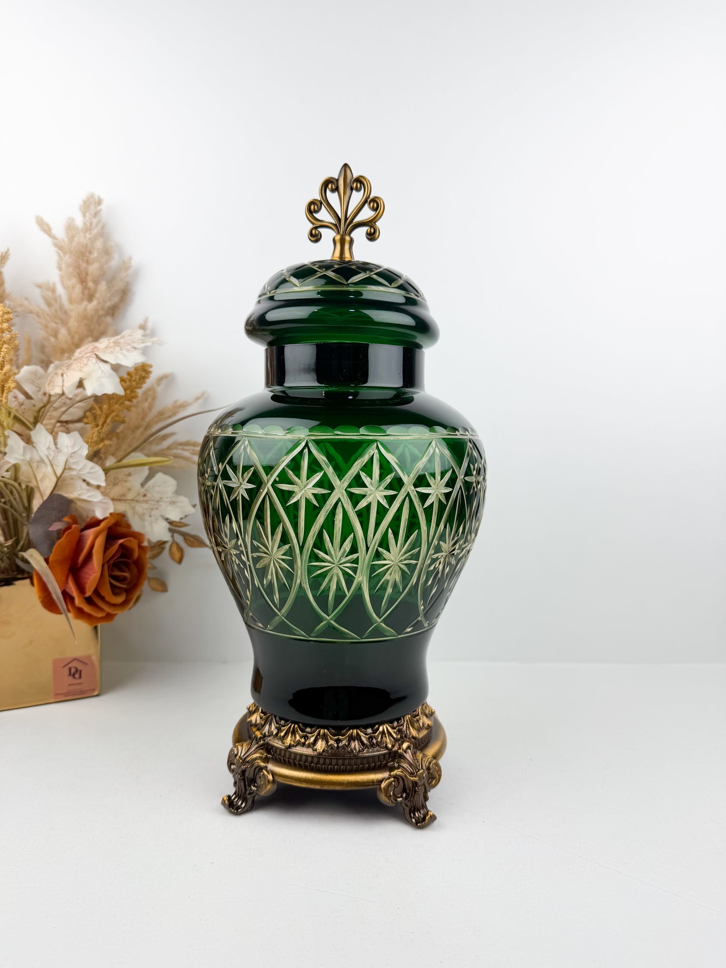 Vase couvert royal élégant en cristal vert