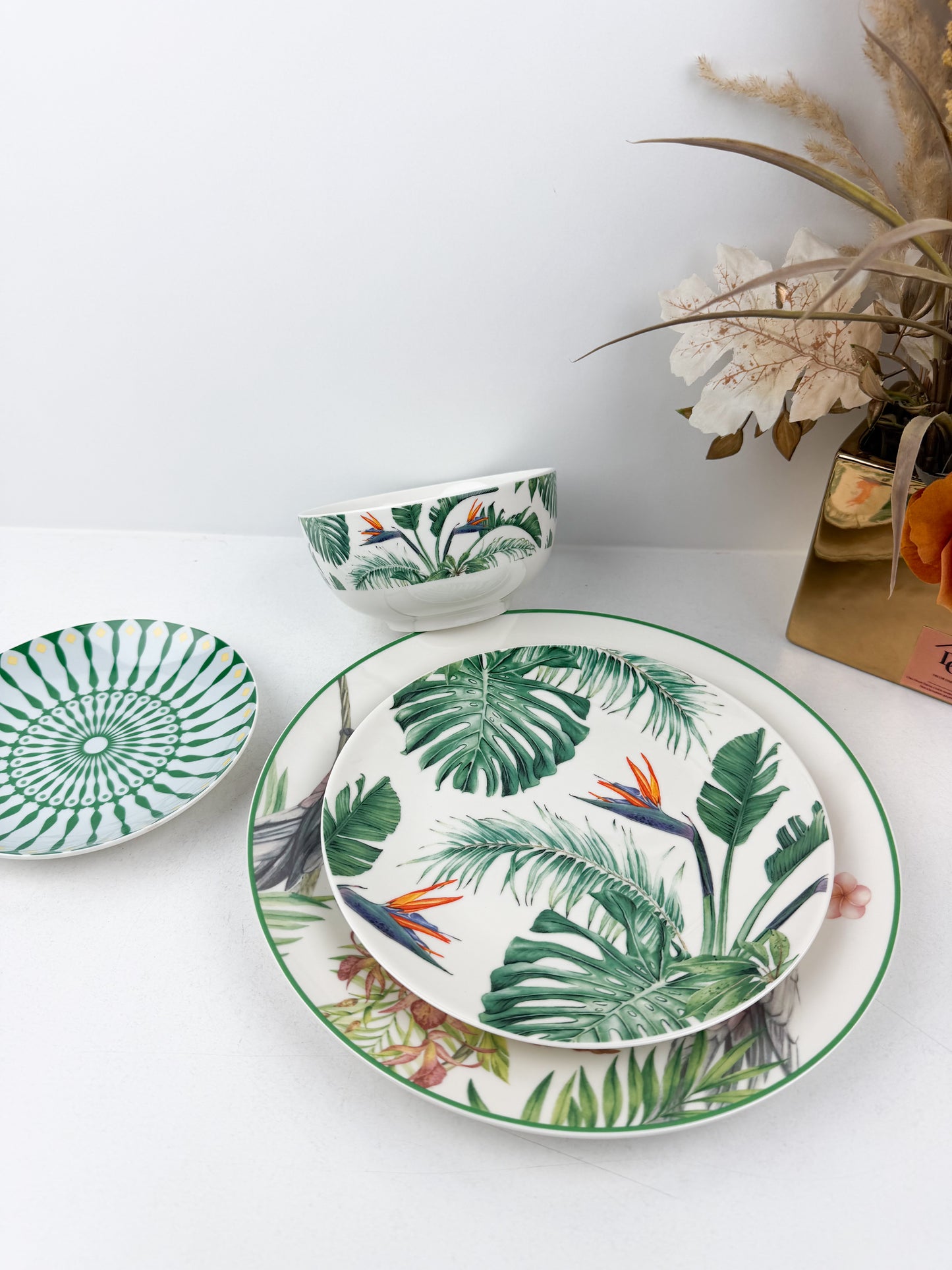 Service de table 24 pièces en porcelaine fine, alliant luxe et élégance de motif jungle