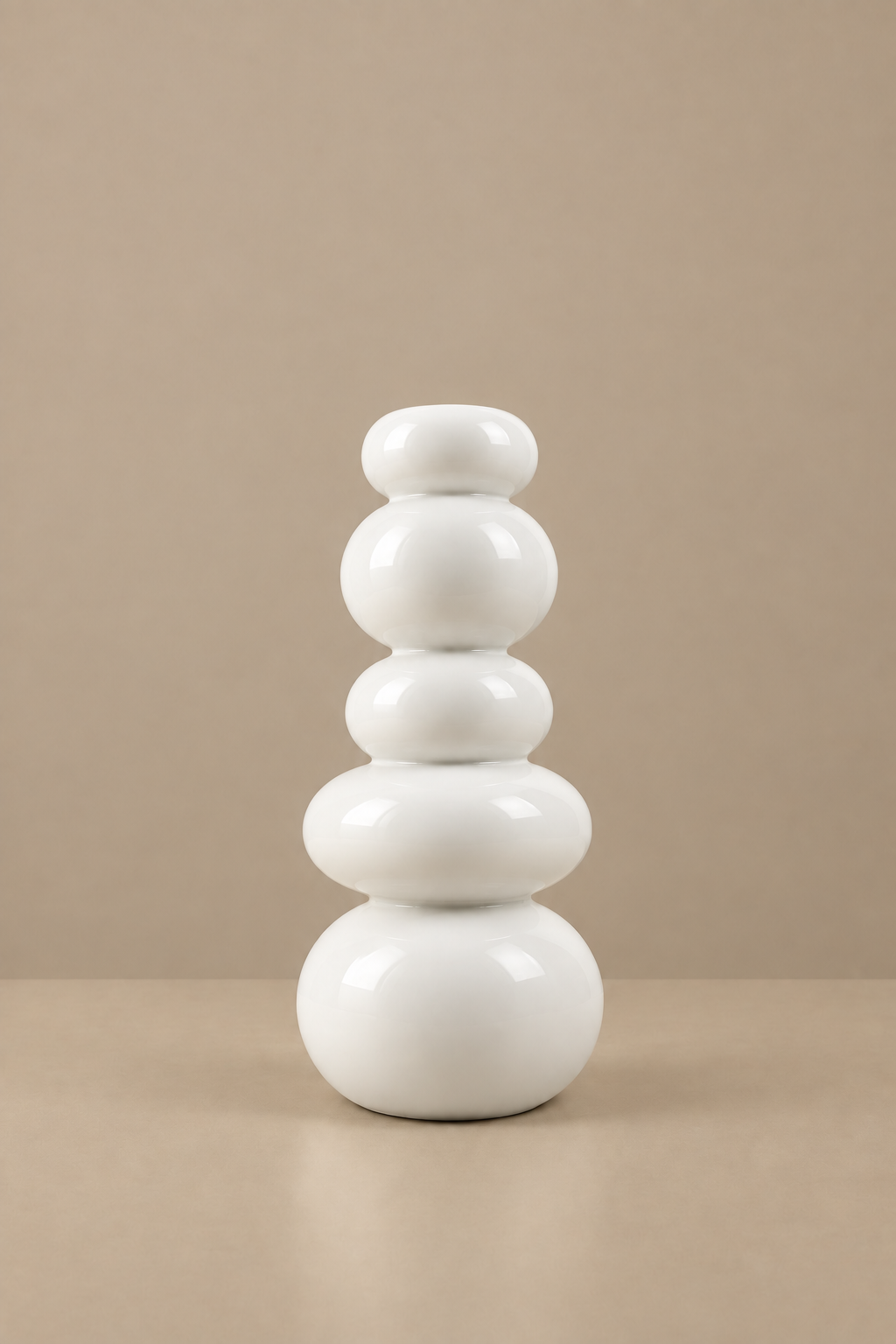 Vase en Céramique Blanche moderniste.