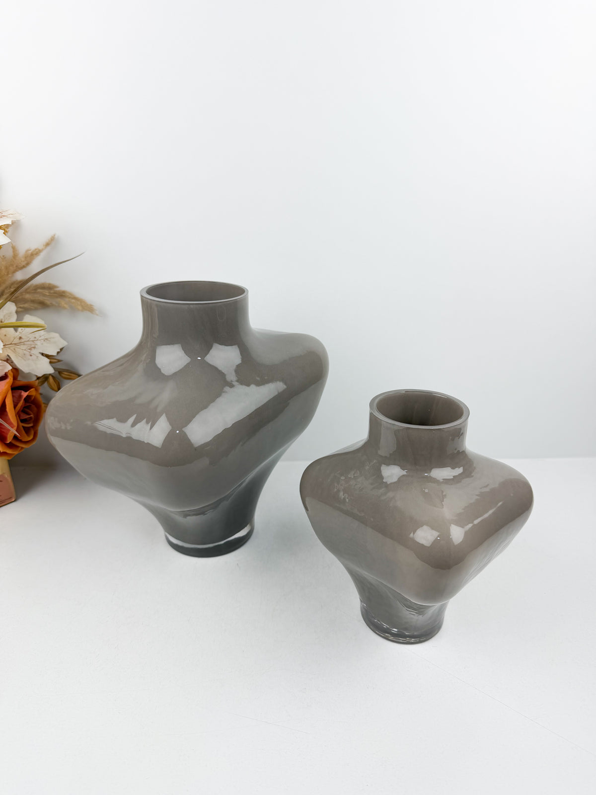 Duo de vases géométriques aux lignes épurées et modernes
