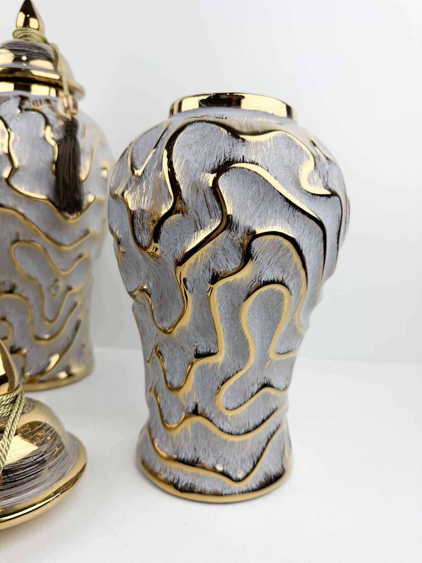 Trio de vases décoratives en céramique tradition