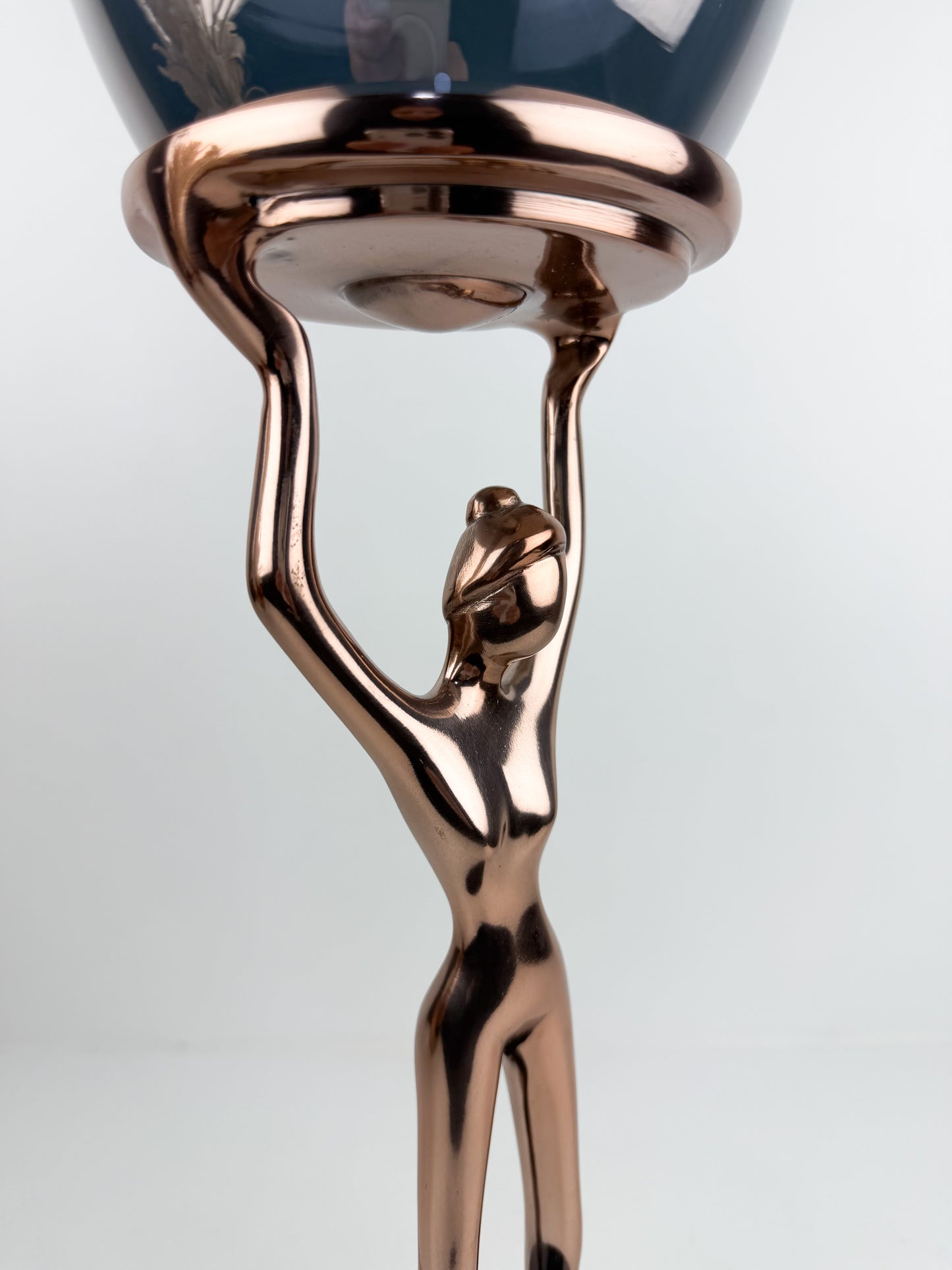 Bougeoir décoratif au design moderne et élégant en cuivre