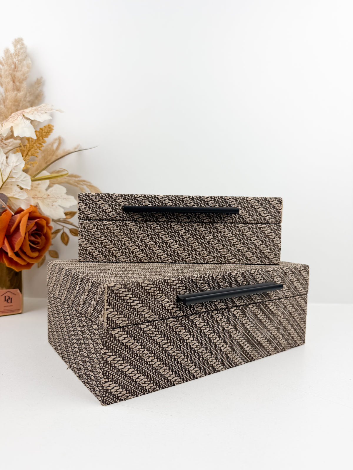 Deux Boîtes de rangement décoratives haut de gamme.