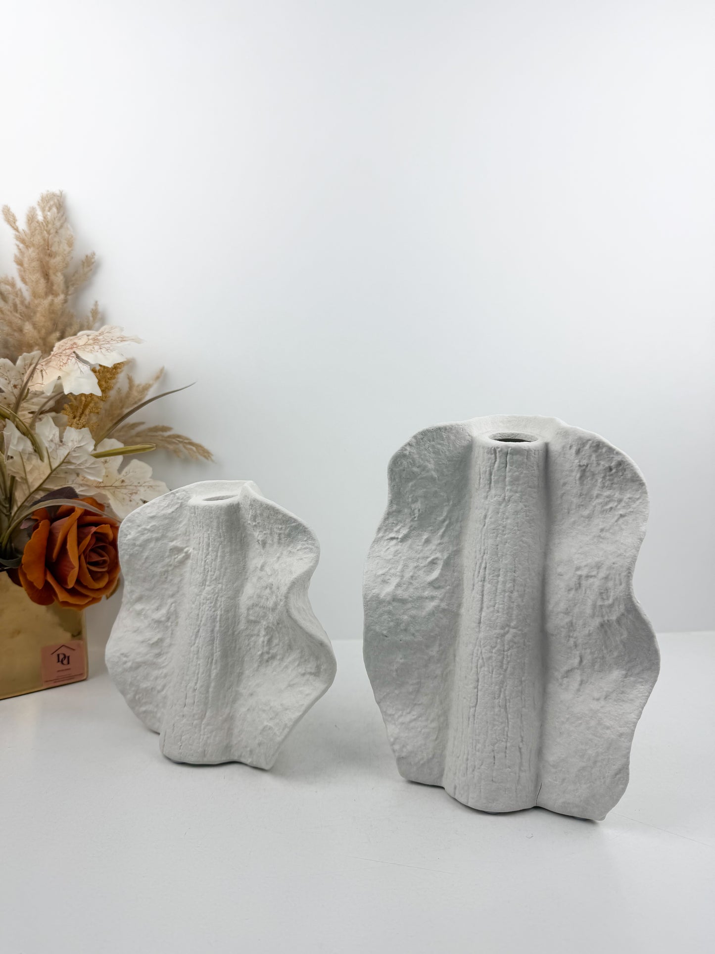 Duo de vases blanc sculptural pour sublimer vos fleurs séchées