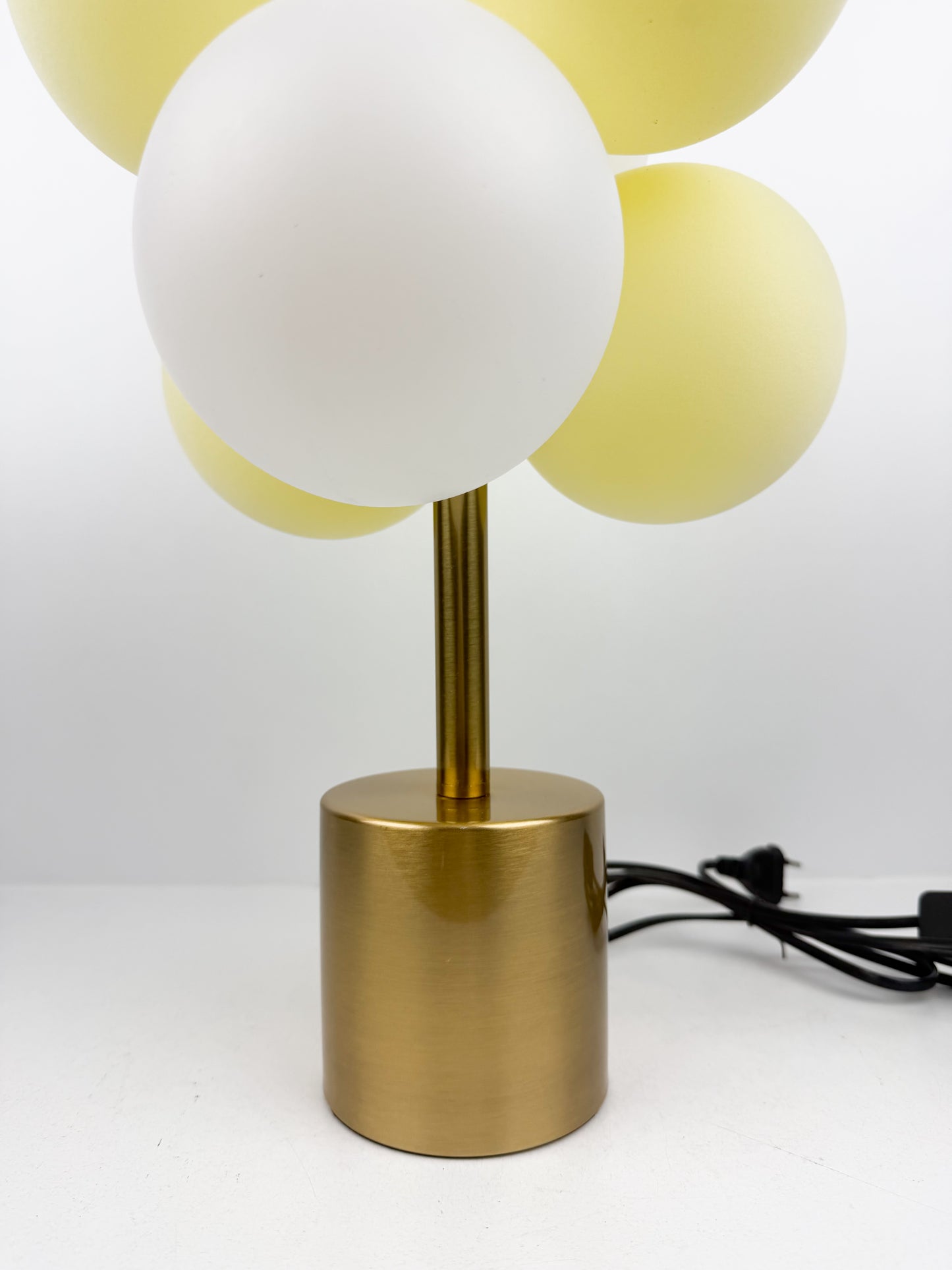 Lampe de design aux lignes épurées et au charme incontestable