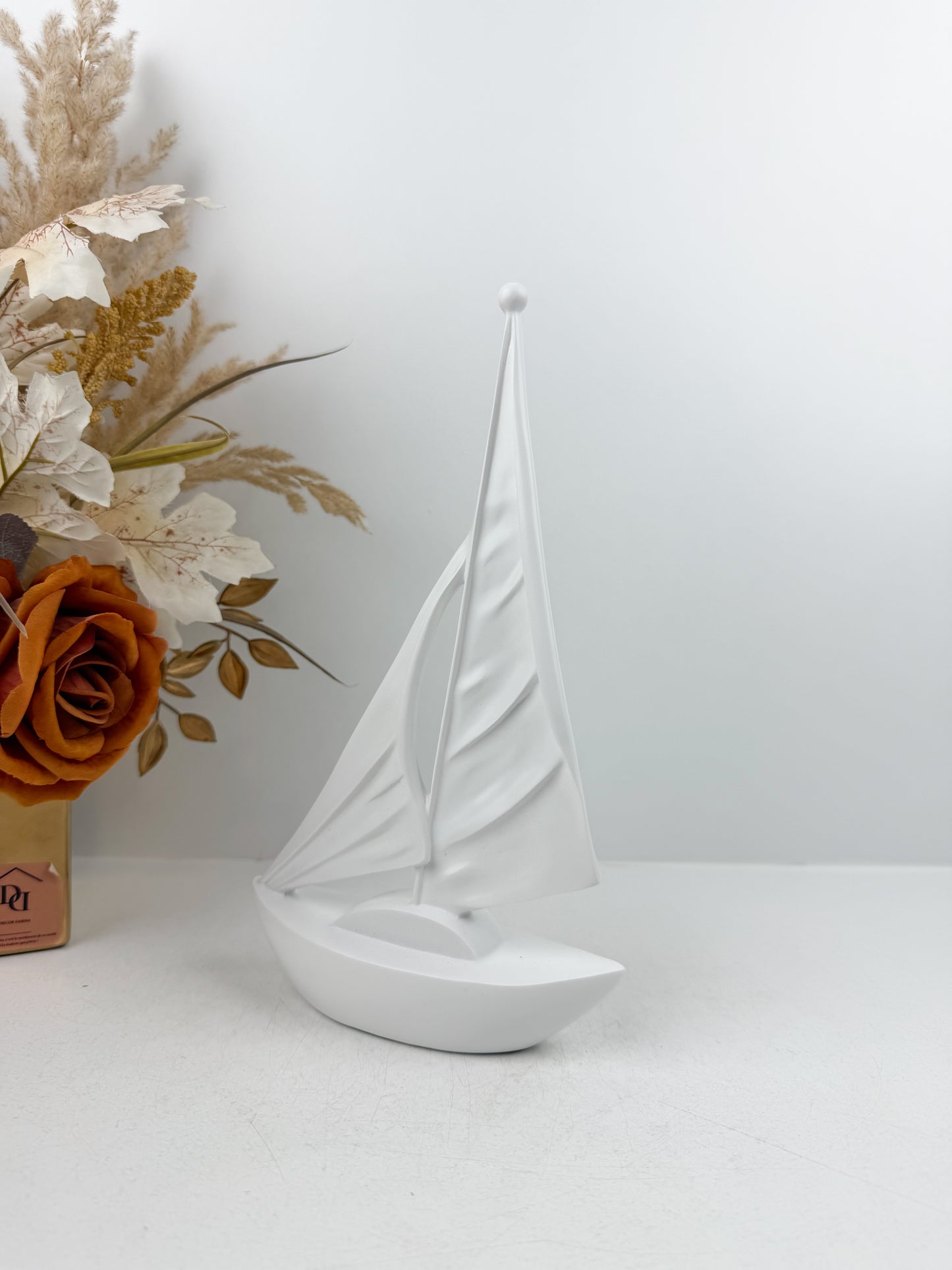 Voilier décoratif au design épuré