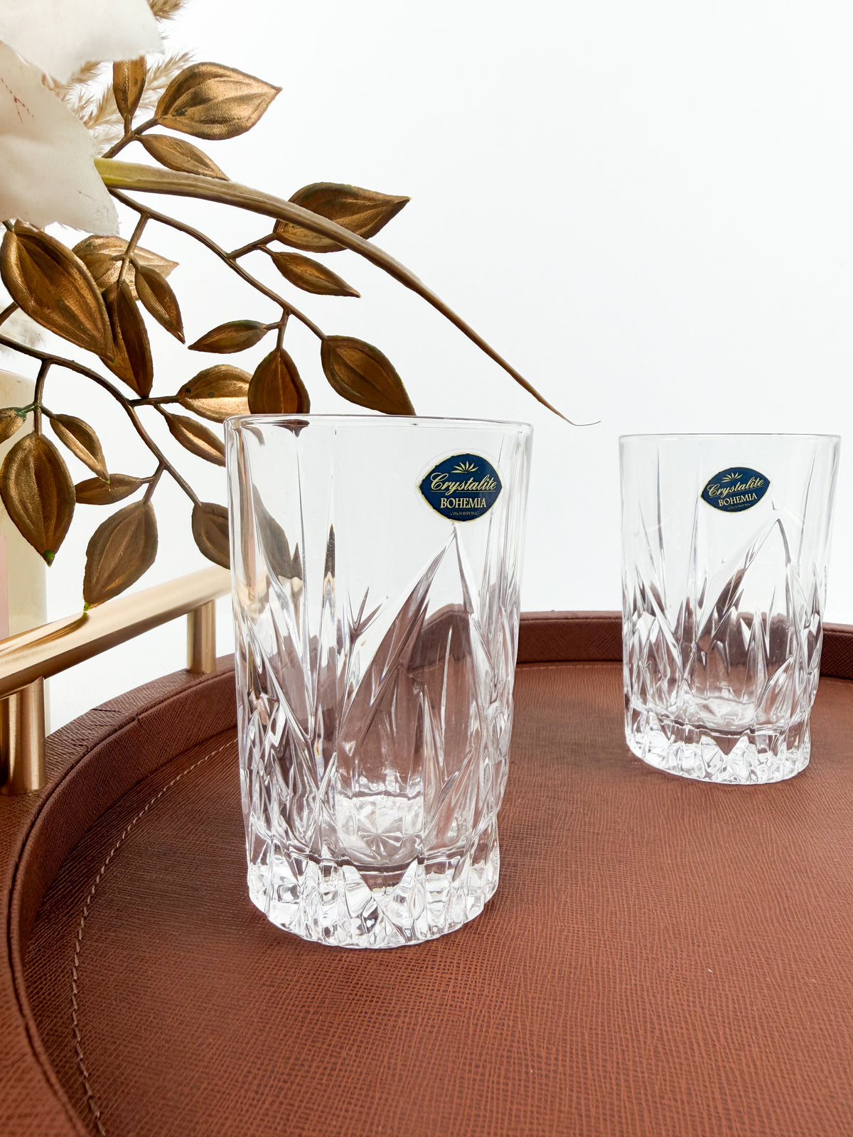 Service de six verres à thé transparents en cristal de haute qualité.