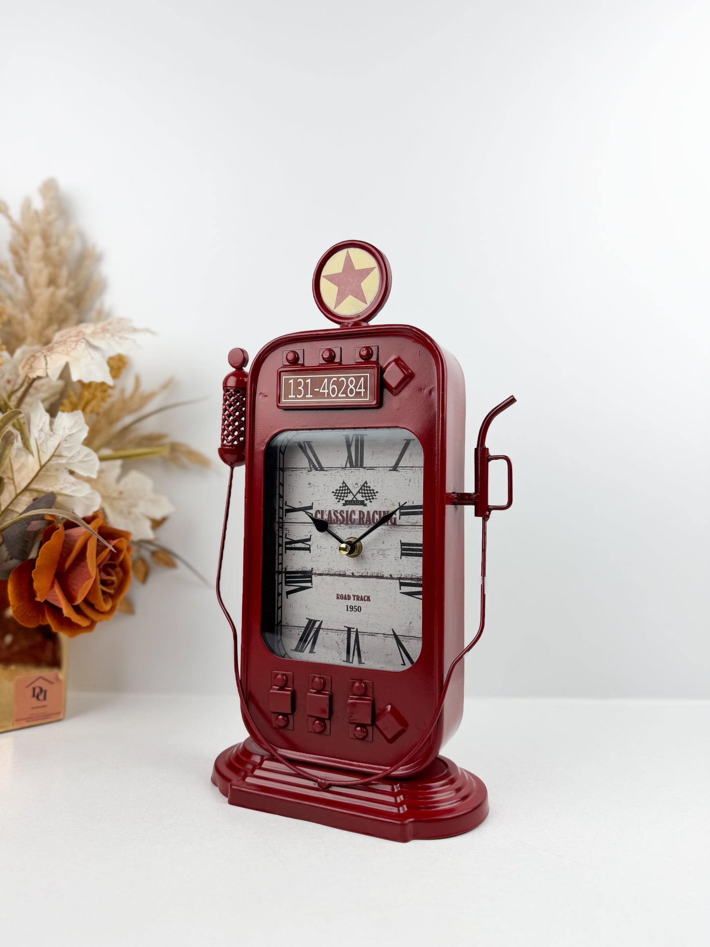 Horloge classique au design intemporel rouge