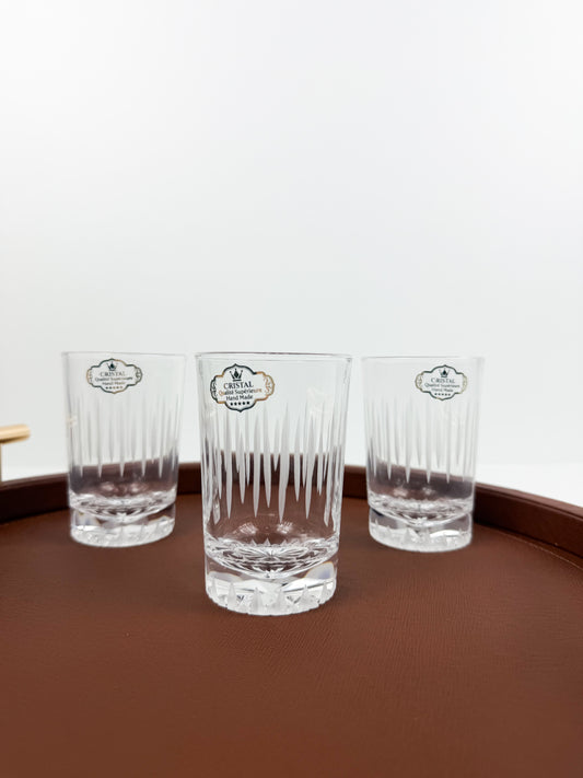 Ensemble de six tasses de thé prestige confectionnées en cristal supérieur.