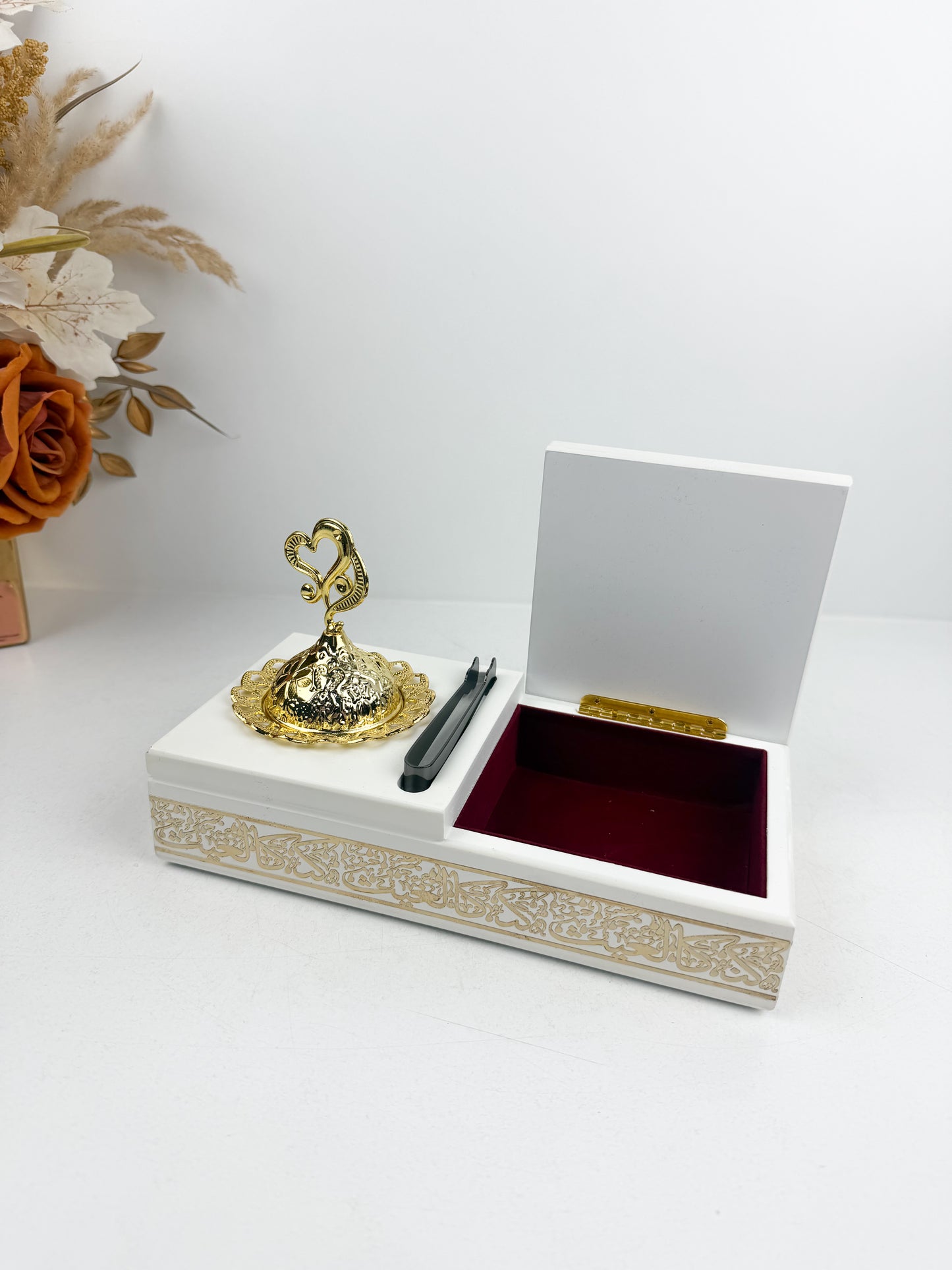 Coffret décoratif de brûleur d'encens traditionnel blanc
