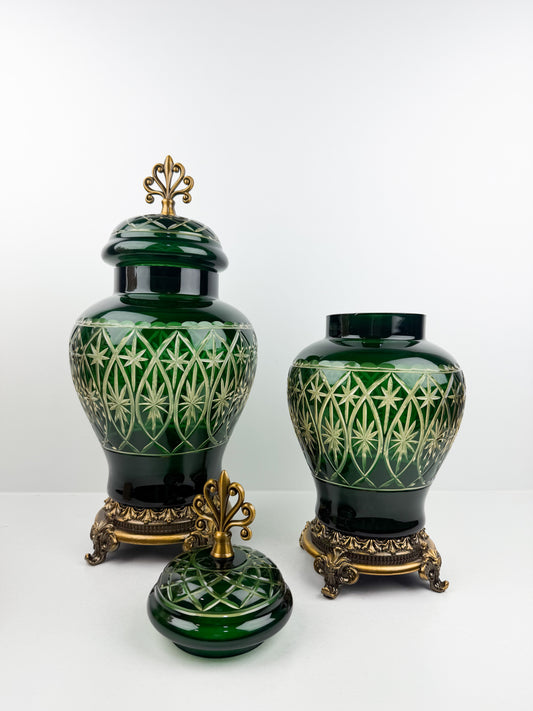 Vase couvert royal élégant en cristal vert