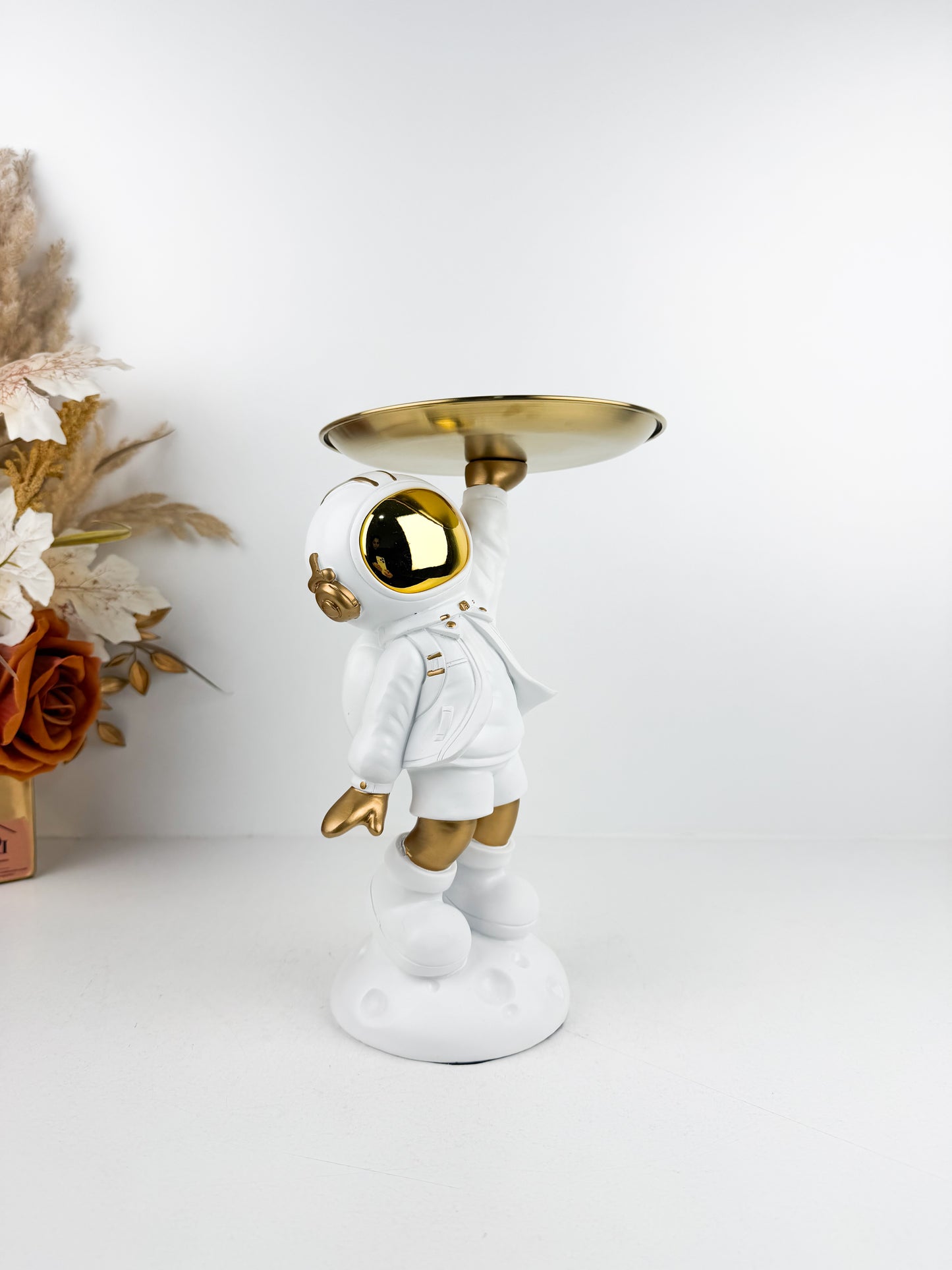 Statuette d'astronaute décorative avec plateau