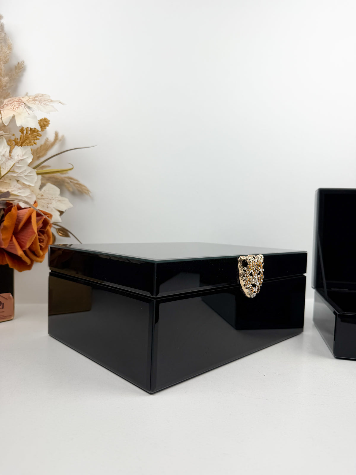 Duo de boîtes à bijoux noir.