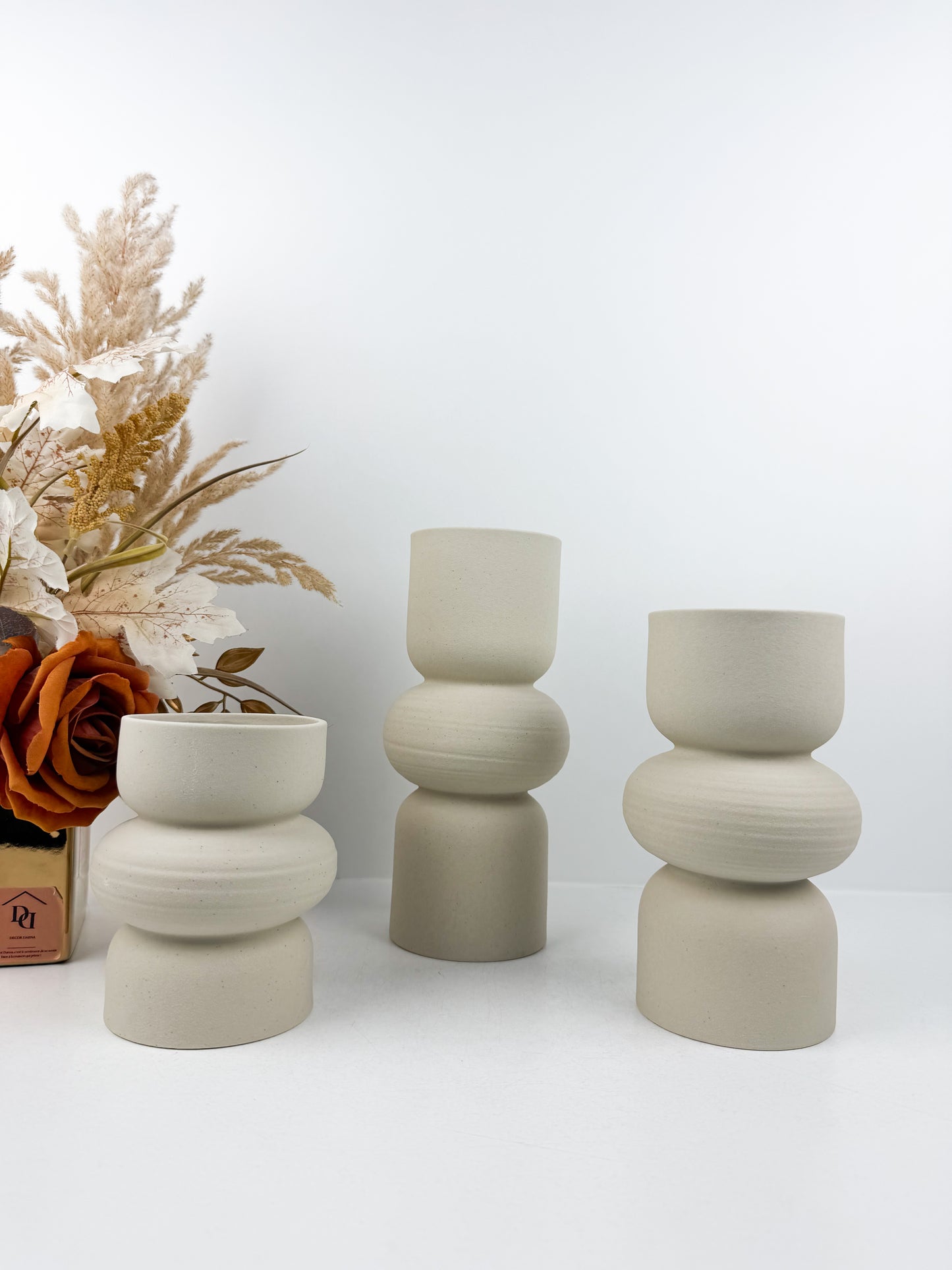 Trio de vases en céramique aux finitions blanc mat