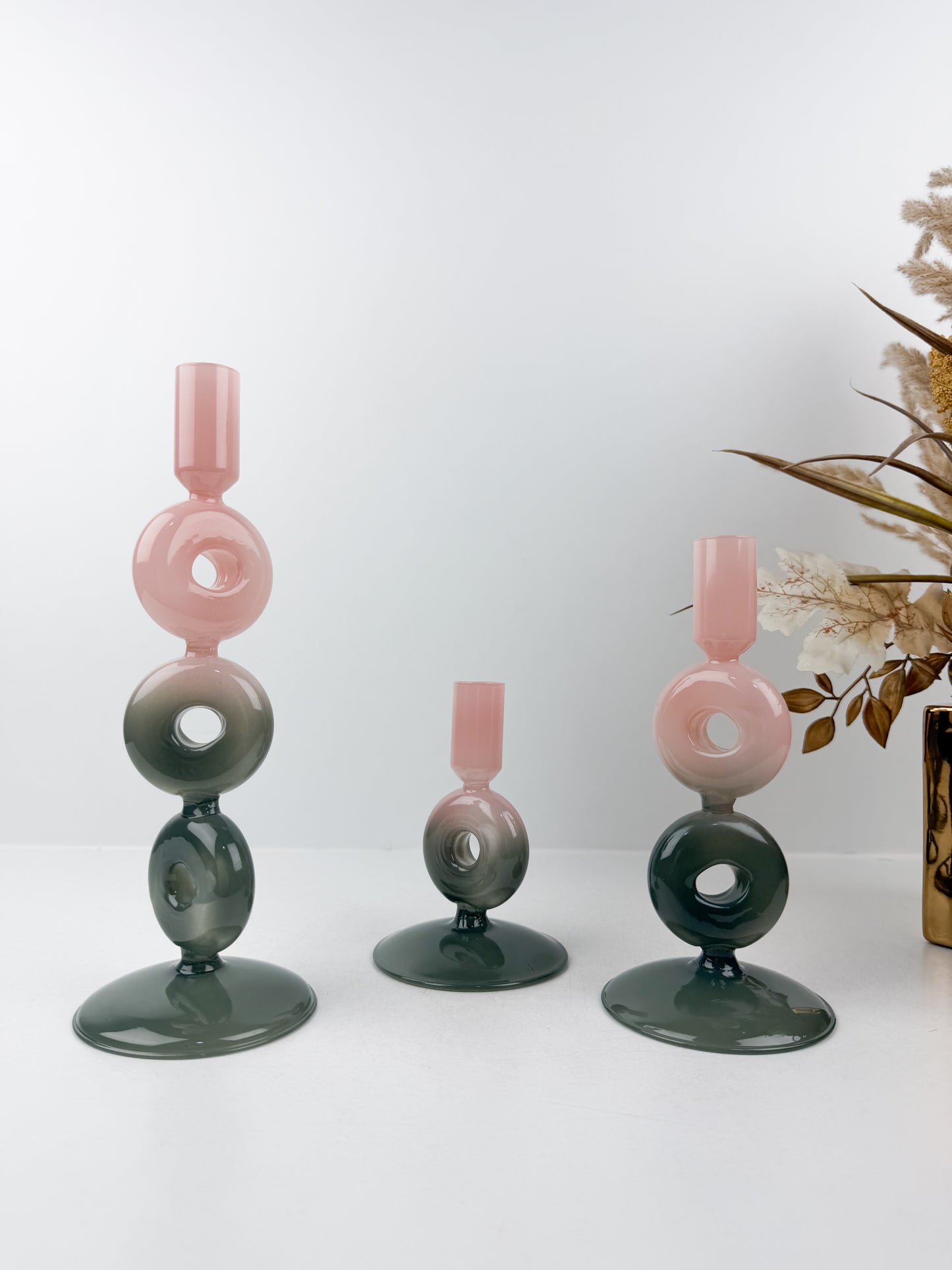 Bougeoirs tendance avec dégradé de couleurs rose et vert