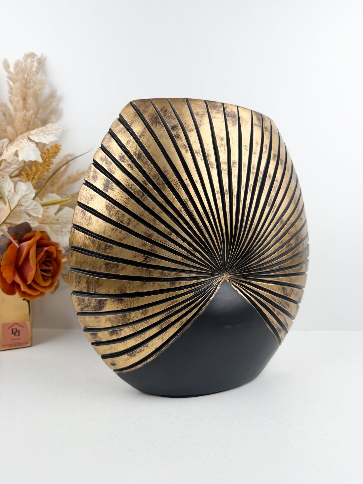 Vase décoratif en résine d'intérieur au design moderne et élégant