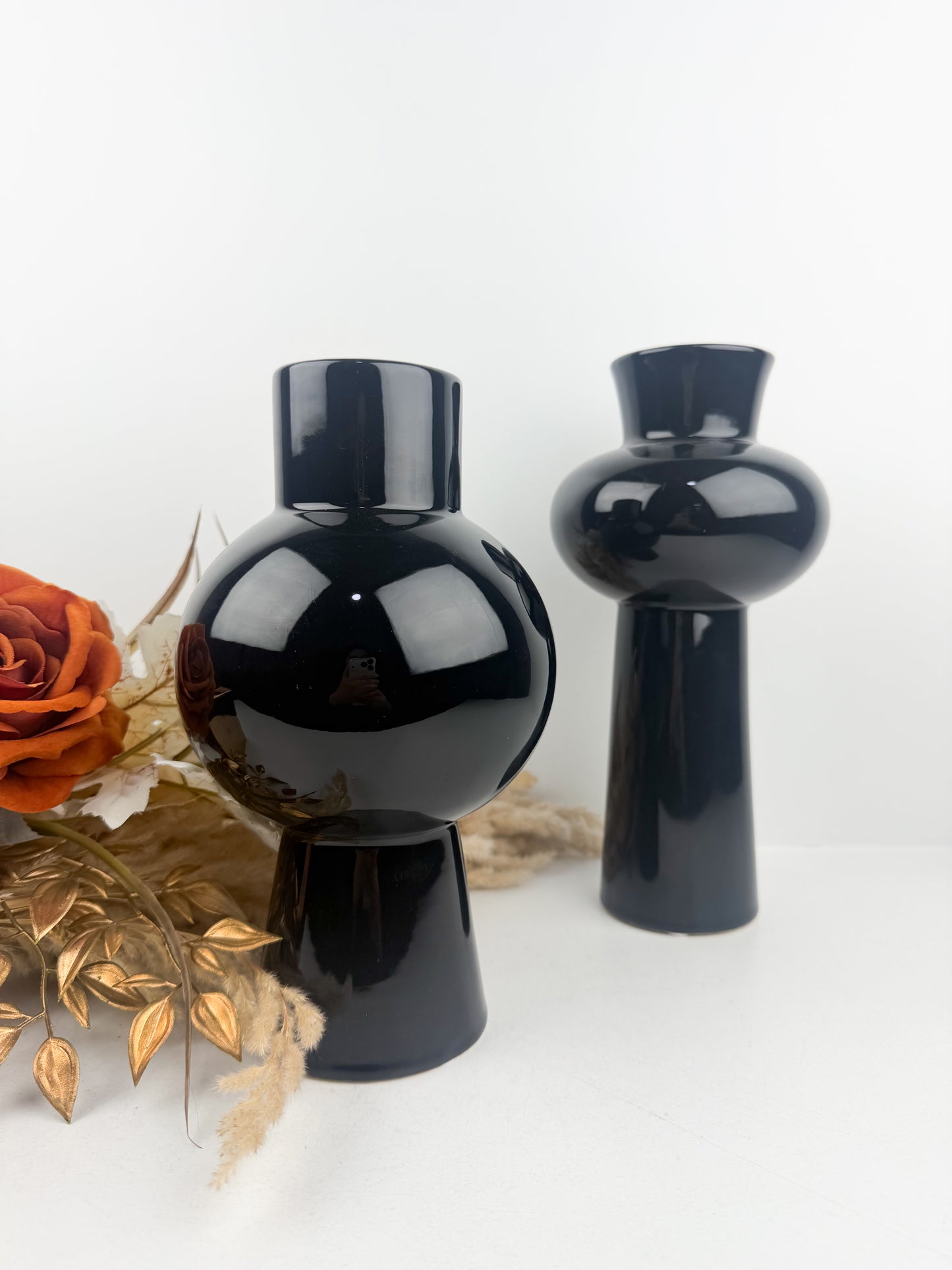 Duo vase en céramique noire au design résolument moderne