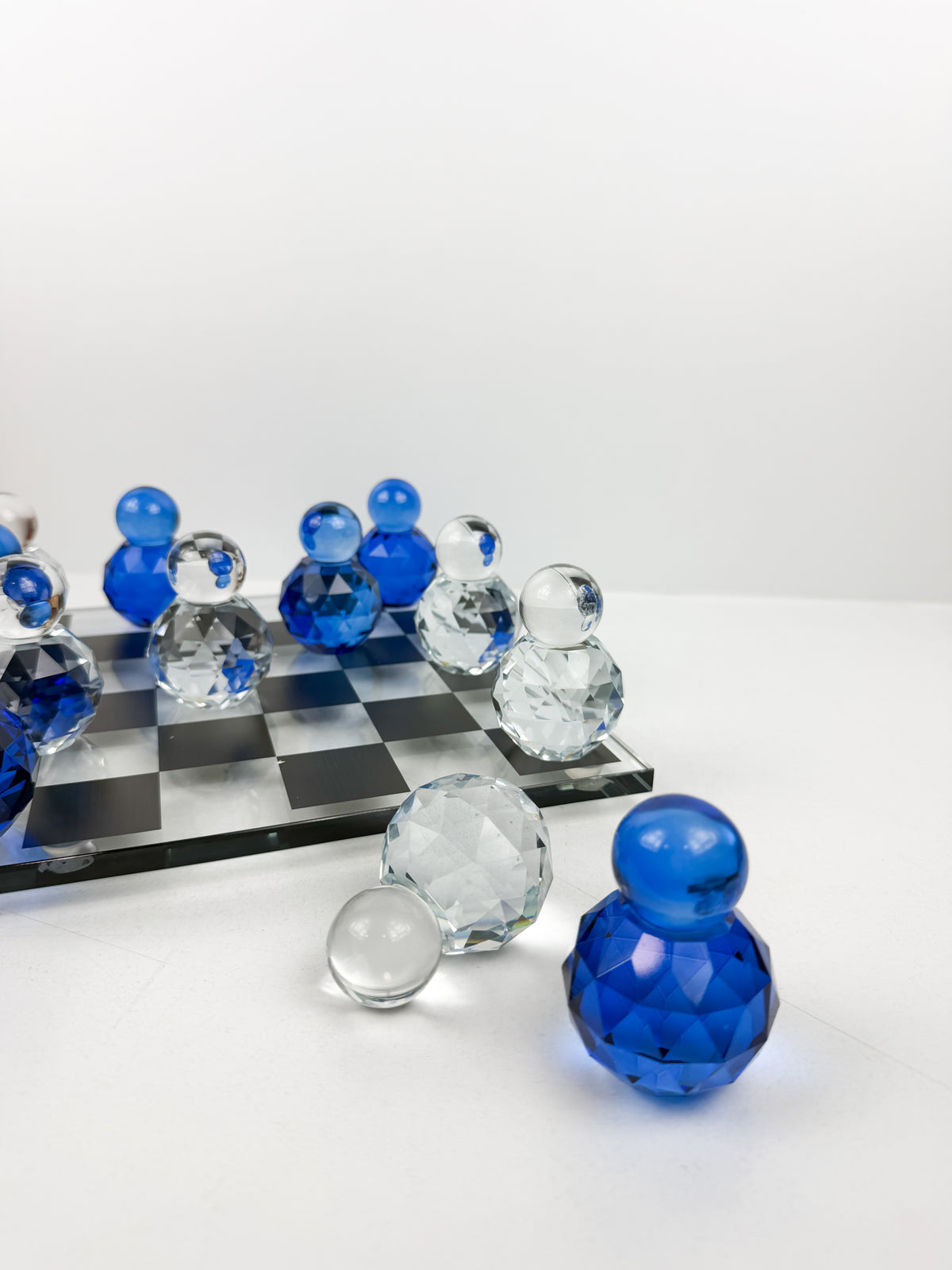 Jeu d'Échecs design en cristal avec Plateau Transparent haut de qualité de motifs bleu.