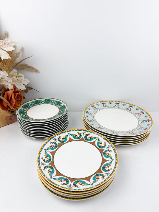 Service de table composé de 36 assiettes en porcelaine de luxe