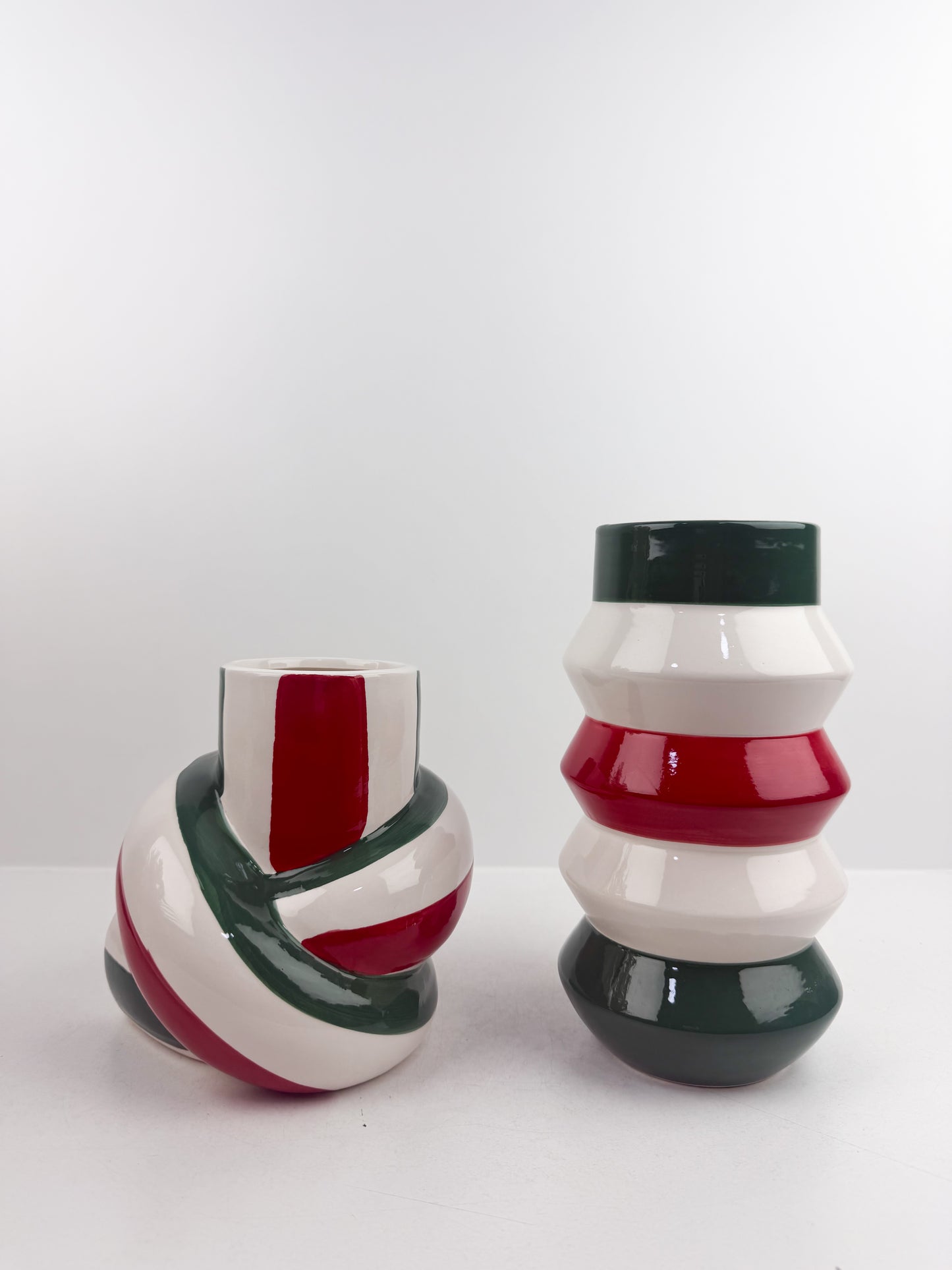 Duo de vases artisanal en céramique.