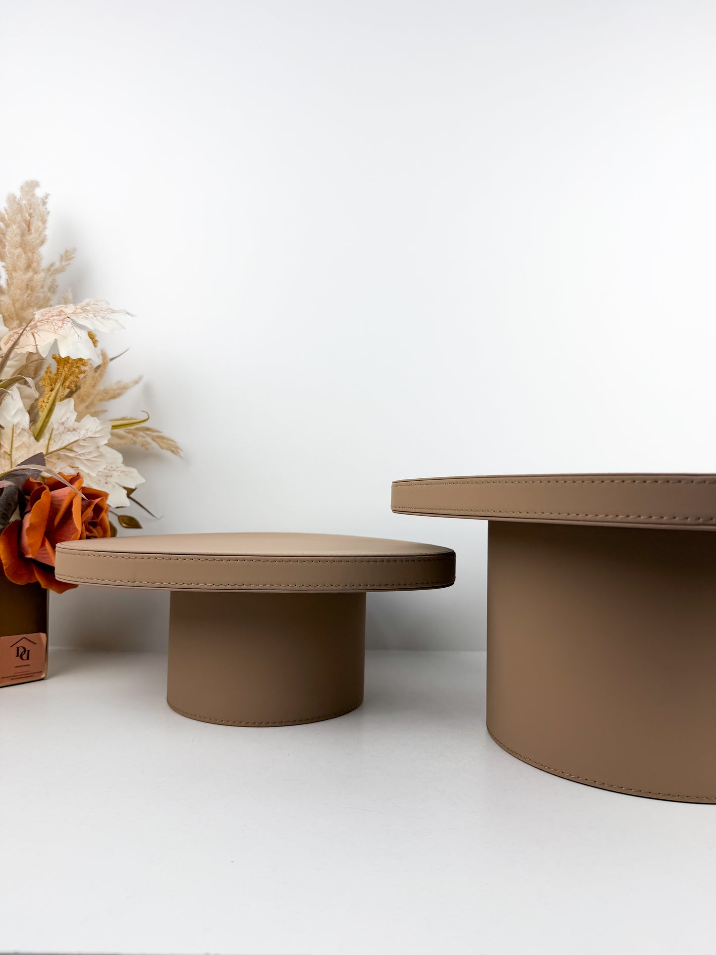 Supports décoratif de présentation en cuir marron