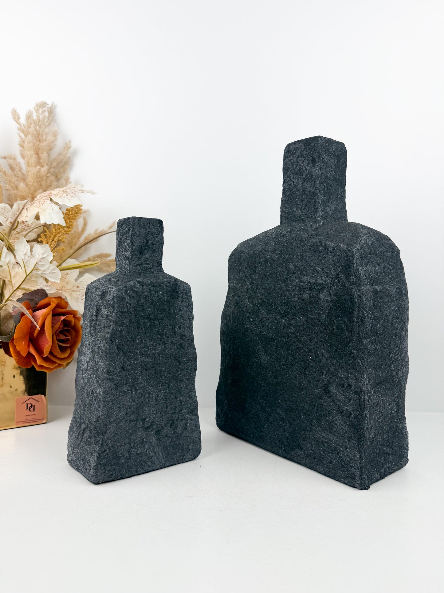 Duo de vases géométriques aux formes épurées et modernes