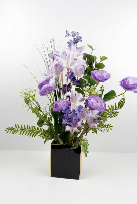 Fleurs artificielles violet d'une élégance intemporelle.