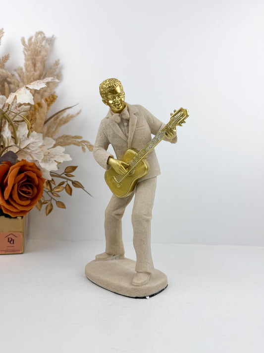 Sculpture décorative guitariste élégant beige