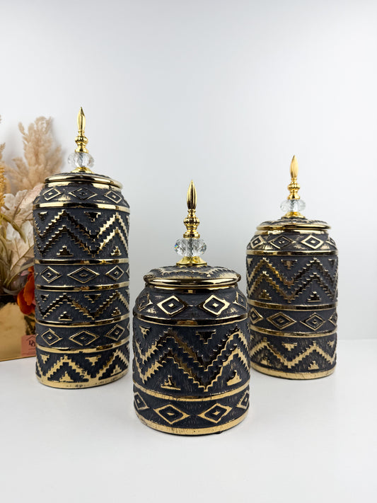 Trio de vases décoratifs en céramique au charme vintage aux motifs géométriques