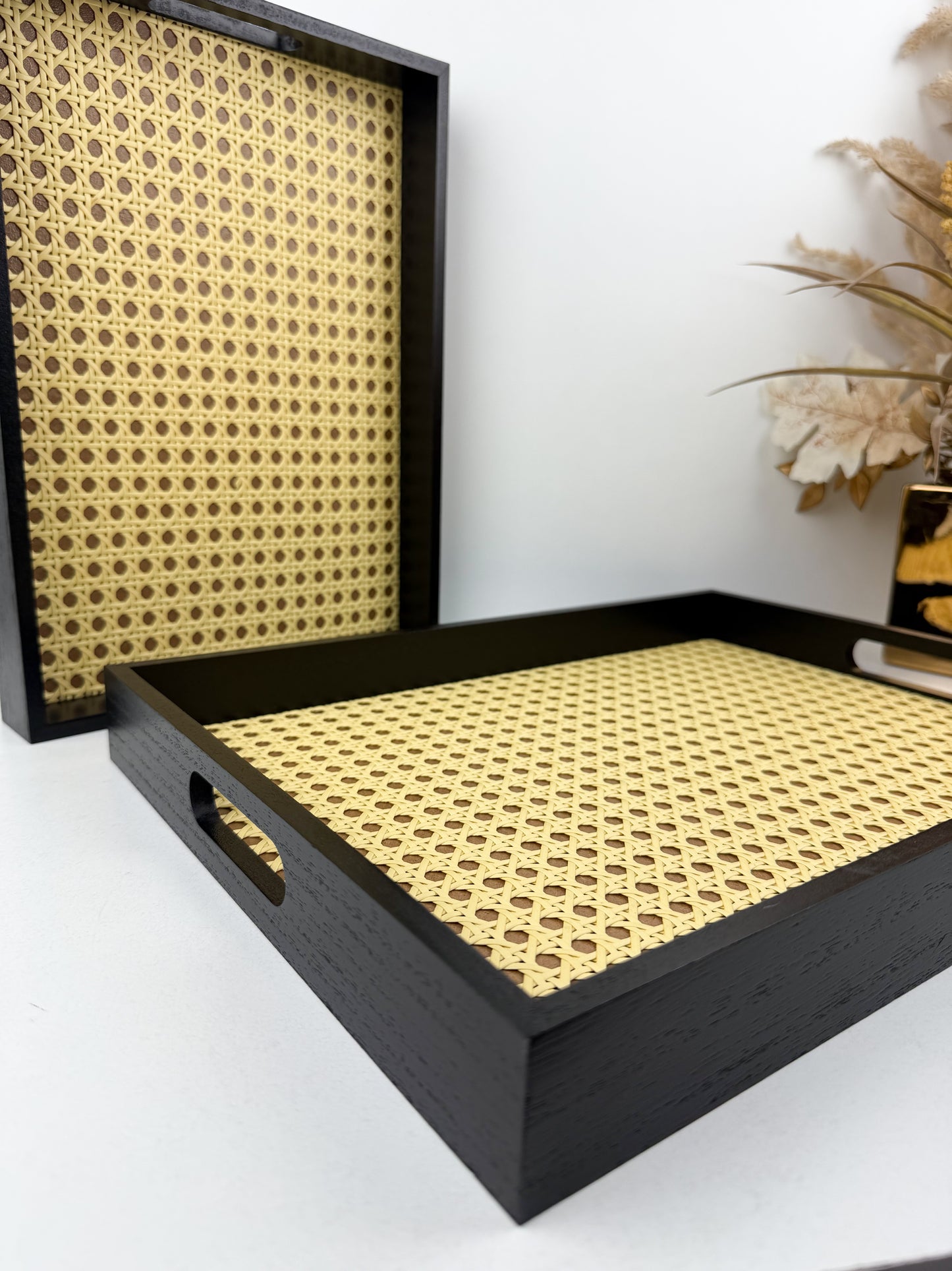 Duo de plateaux en bois massif aux finitions luxueuses