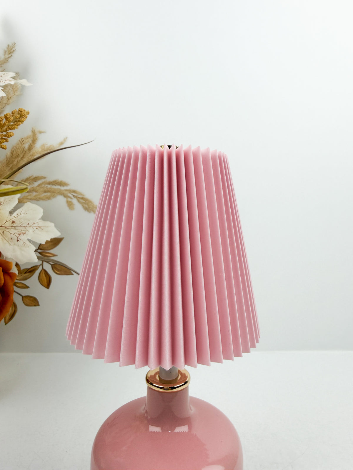 Lampe à Poser Sans Fil Rechargeable de pied céramique rose élégant.