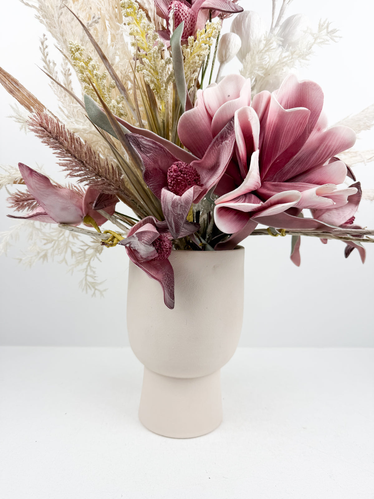 Fleurs séchées d'une élégance intemporelle élégants.