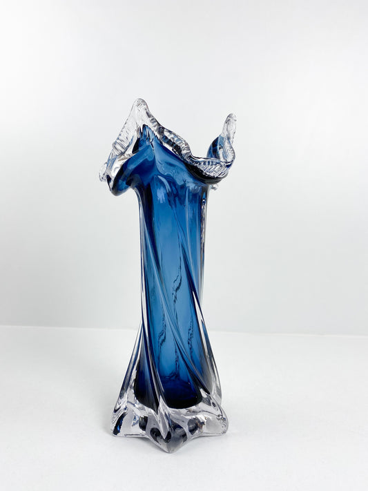 Vase bleu chic et moderne