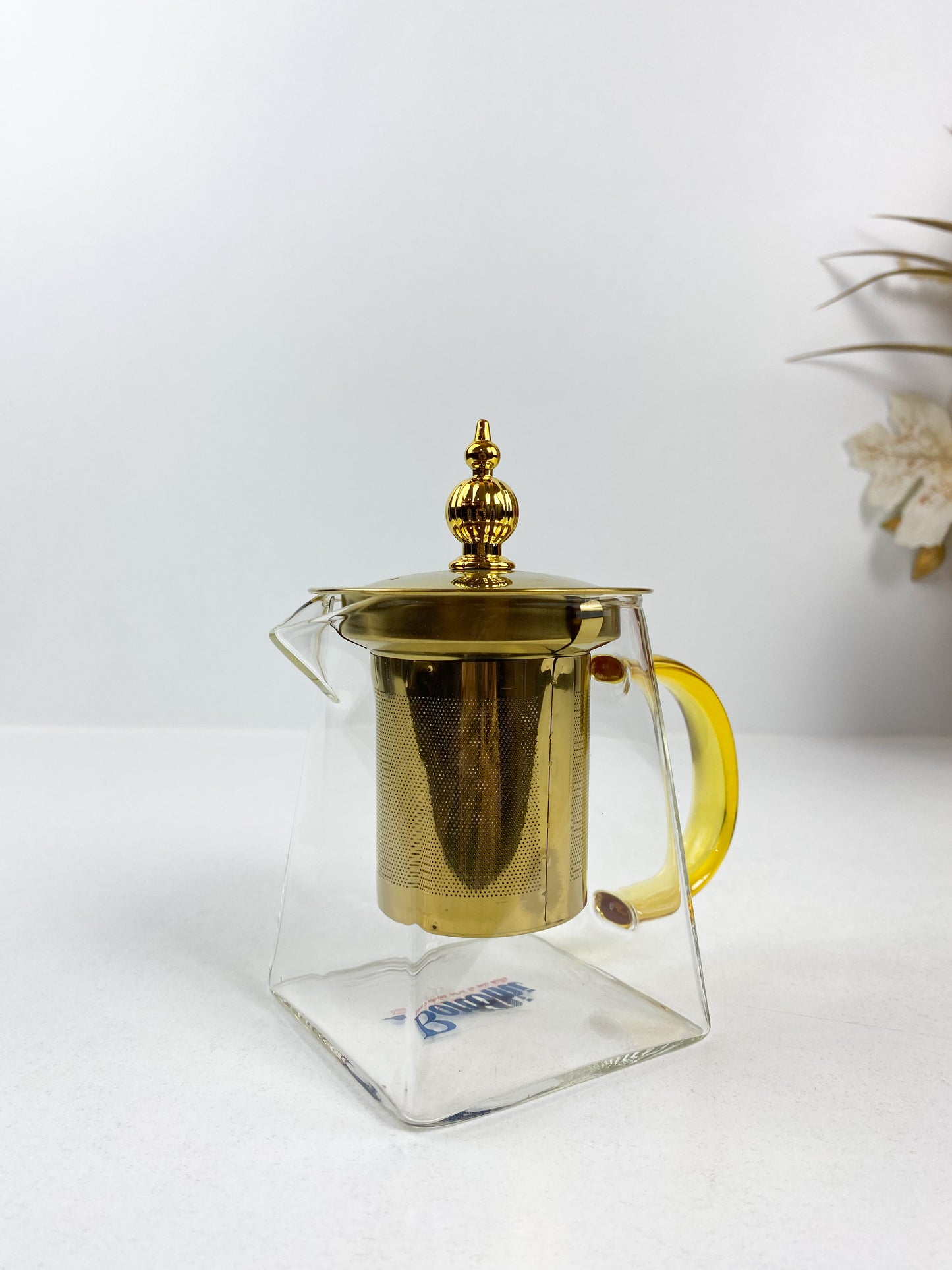 Théière au design moderne et chic