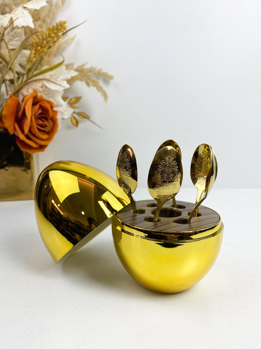 Ensemble De Couverts En Forme D’œufs-Dorée