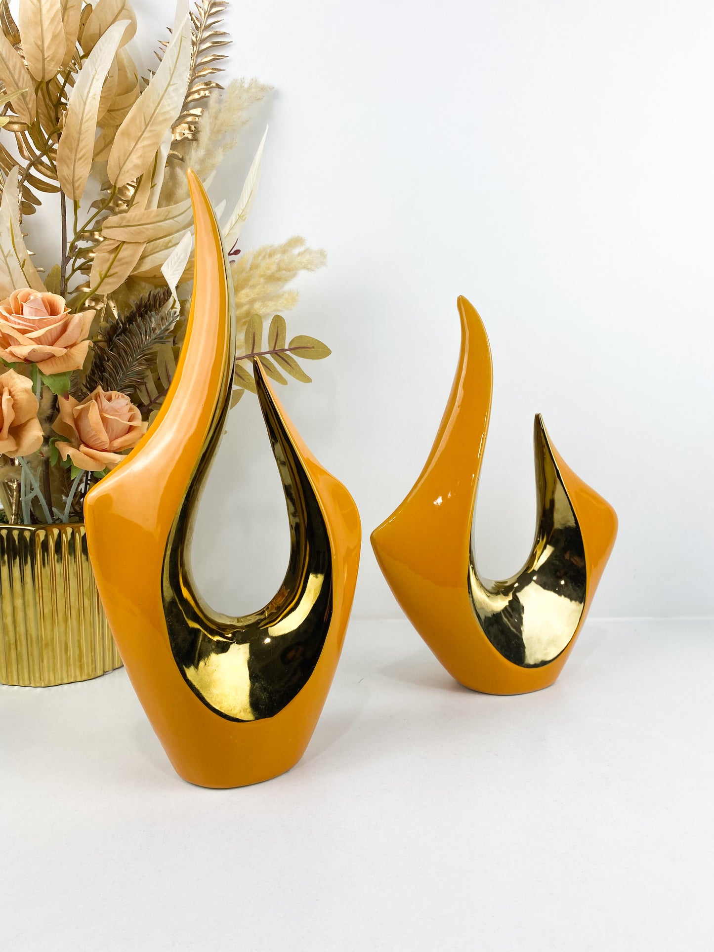 Vase décorative en céramique orange moderne avec bordure doré