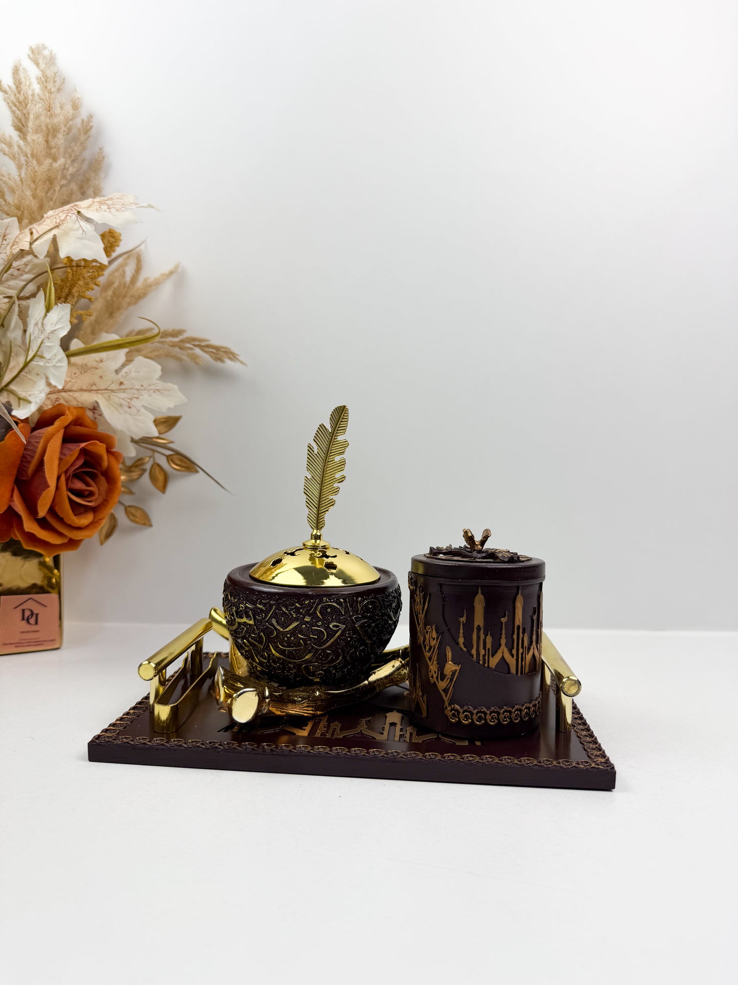 Brûleur d'encens noir/ marron avec motif dorée