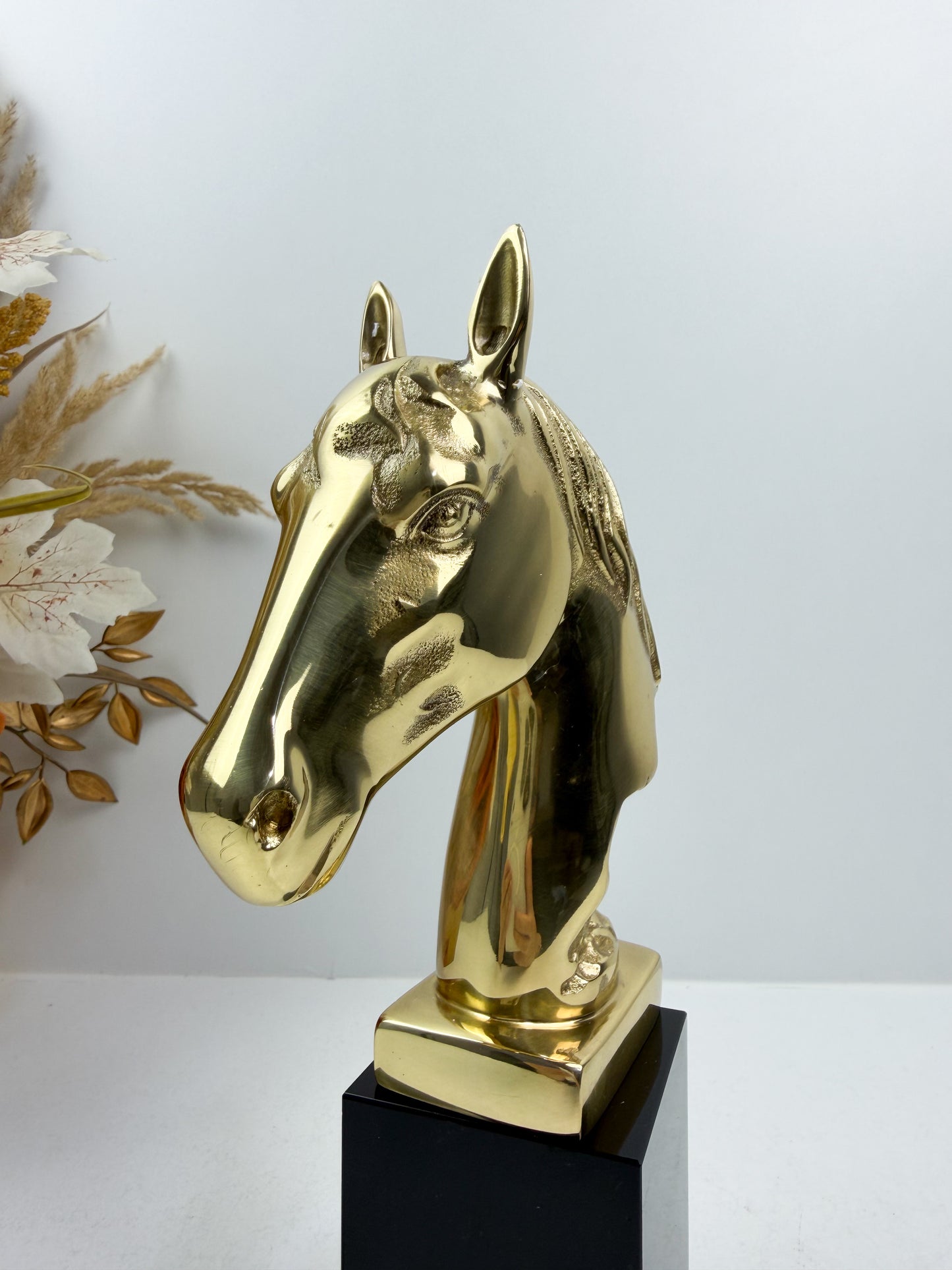Statue de tête de cheval en dorée moderne