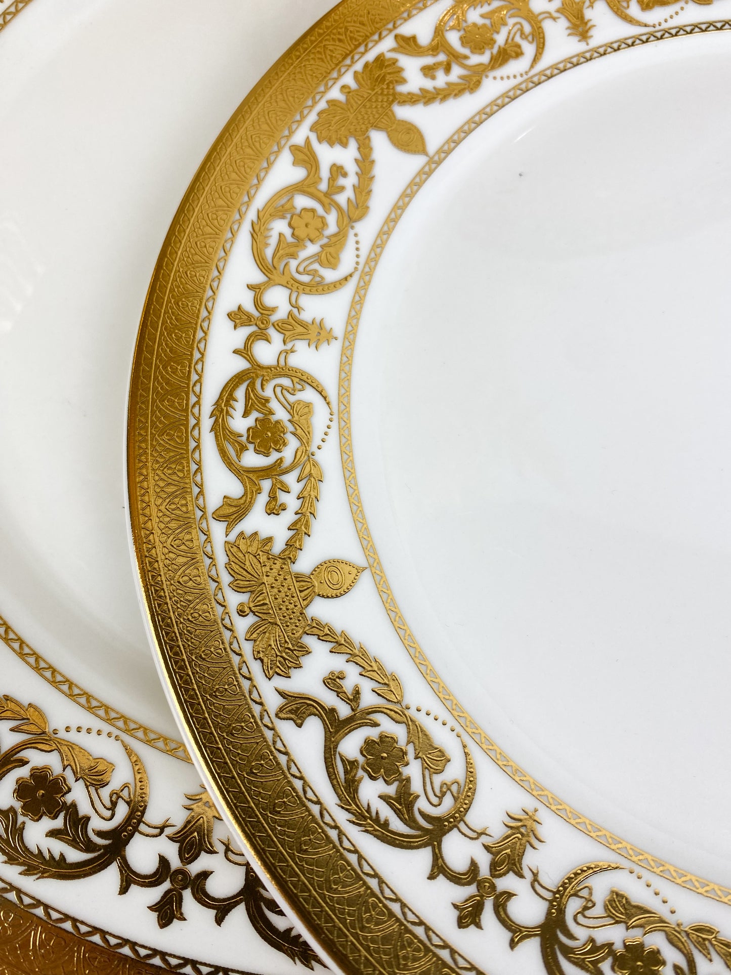 Présentoirs–Service de table de luxe dorée en porcelaine Royal 36 pièces pour 12 personnes