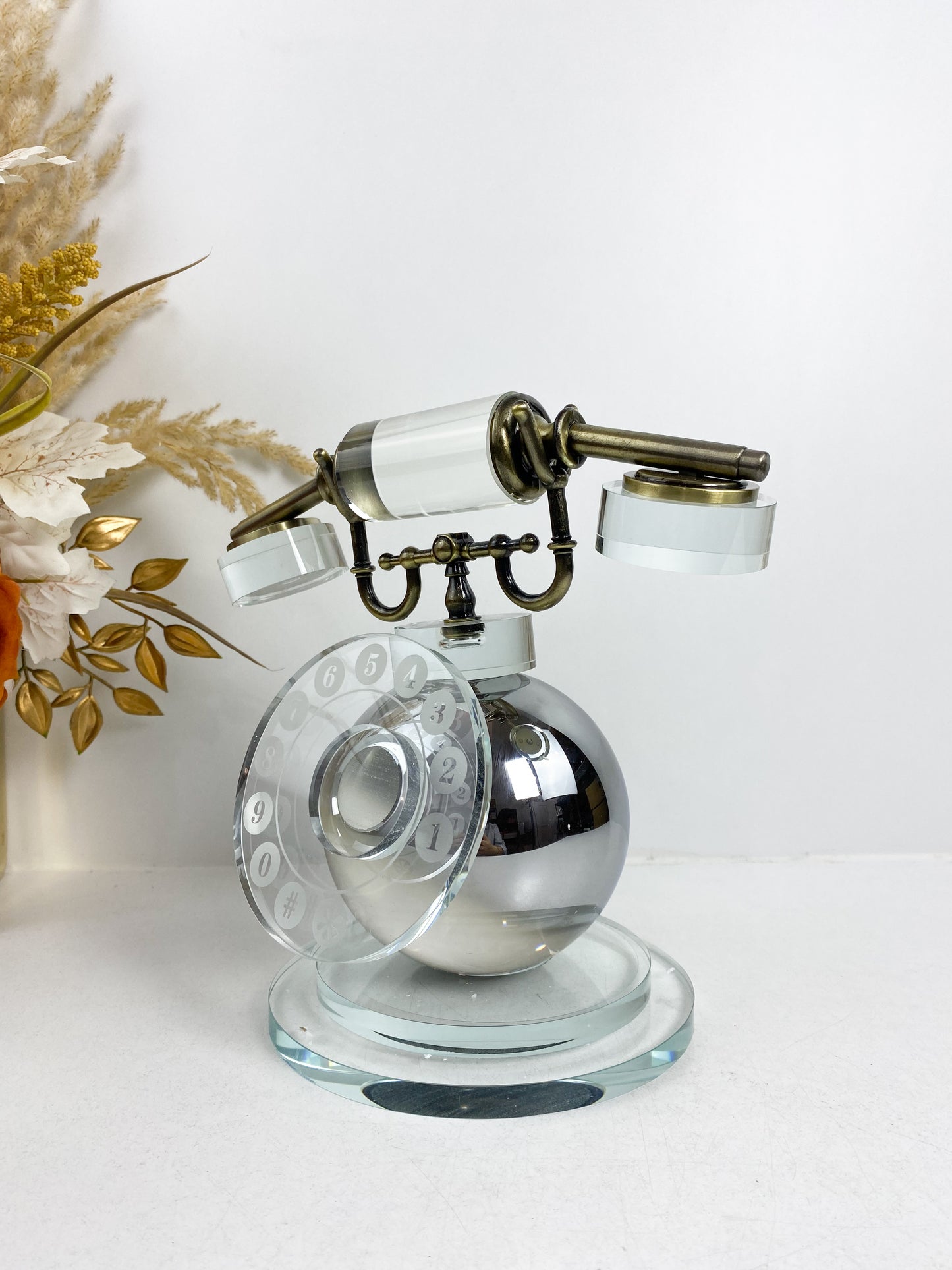 Téléphone vintage en cristal