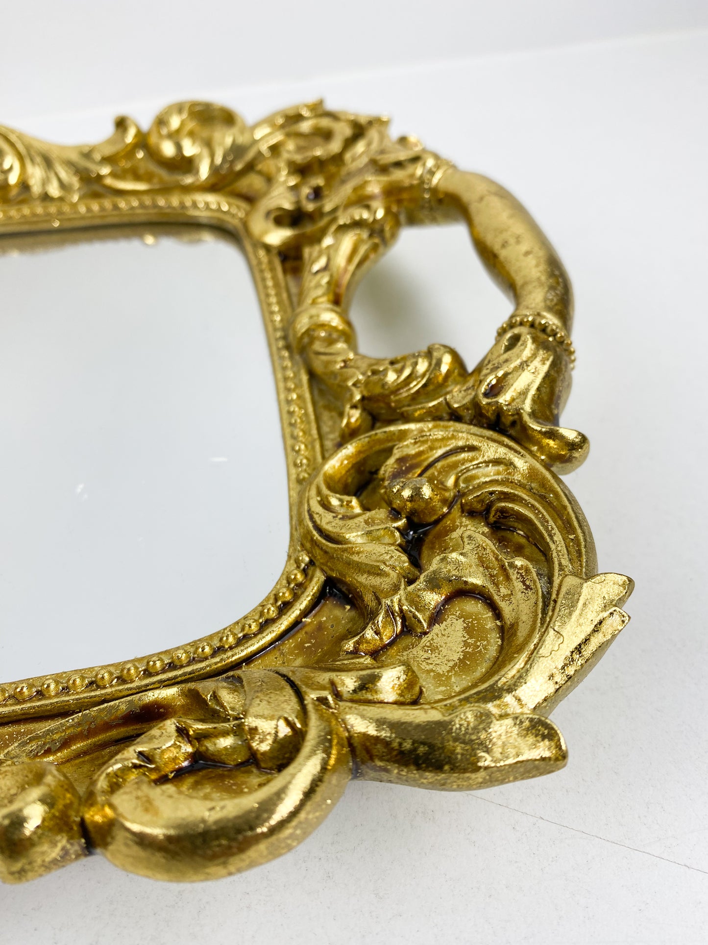 Plateau miroir doré design élégant avec poignée