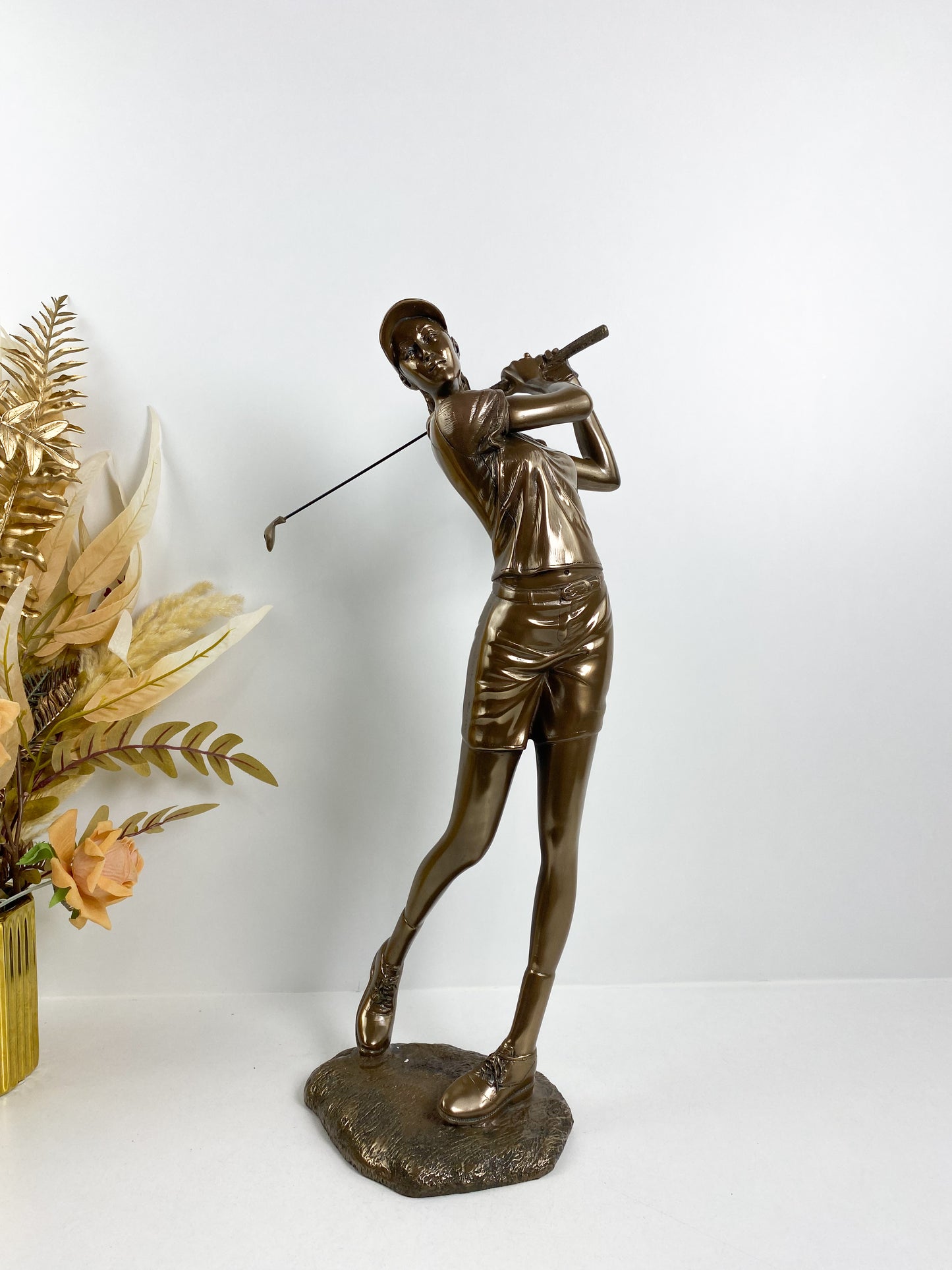Figurine de Golfeur féminine en Bronze